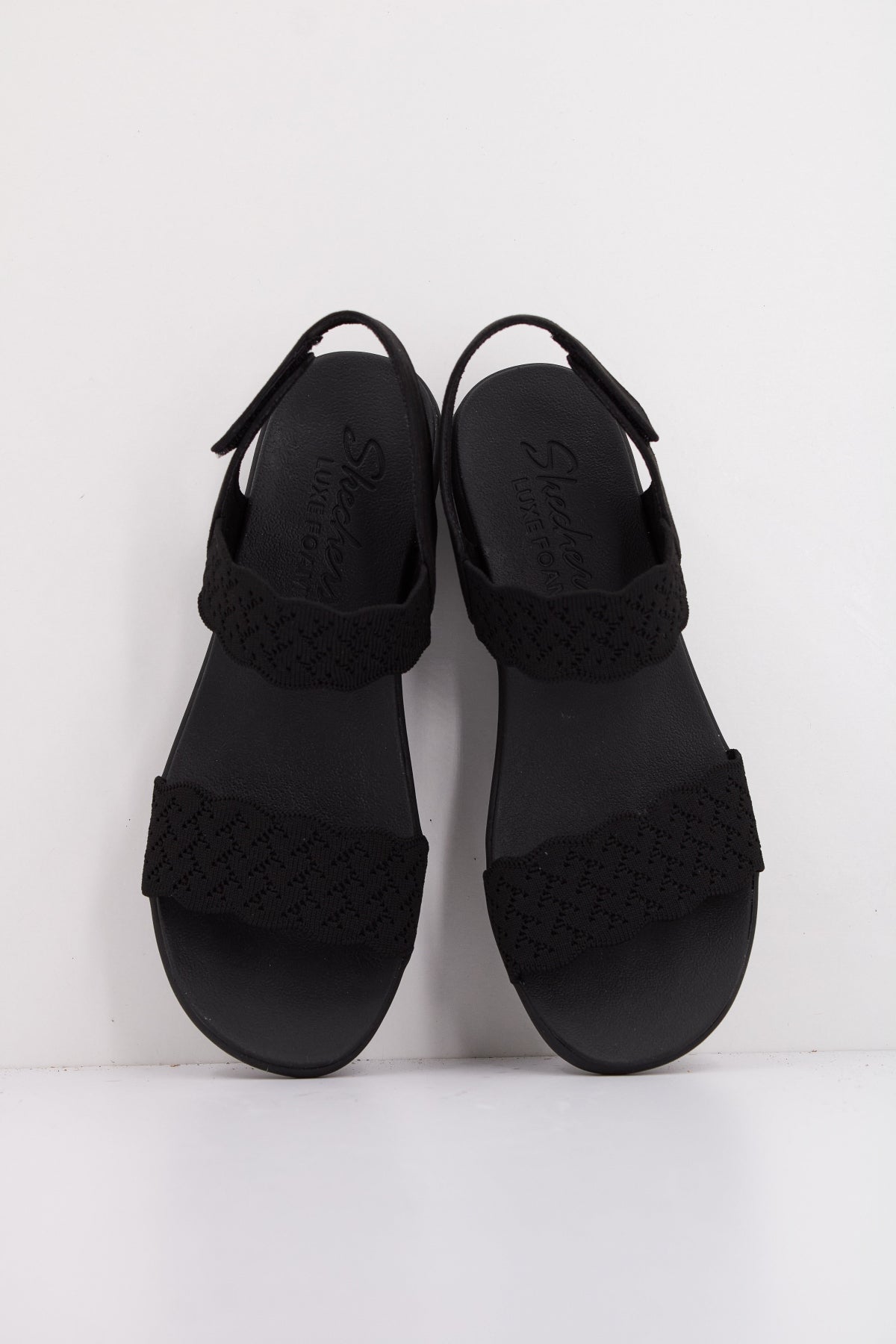 SKECHERS ARYA en color BBK  (3)