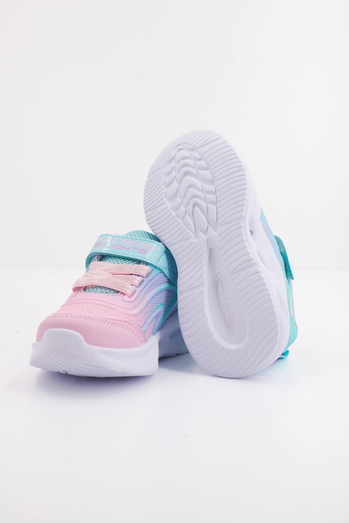 SKECHERS SOLA GLOW en color AQMT (5)