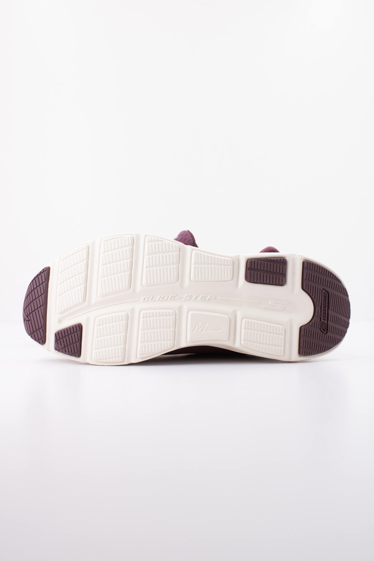 SKECHERS S GLIDE STEP V en color BURG (5)