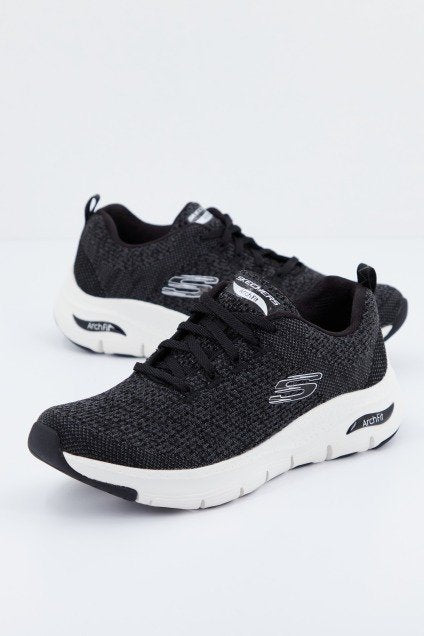 SKECHERS ARCH FIT - INFINITE en color BKW (1)
