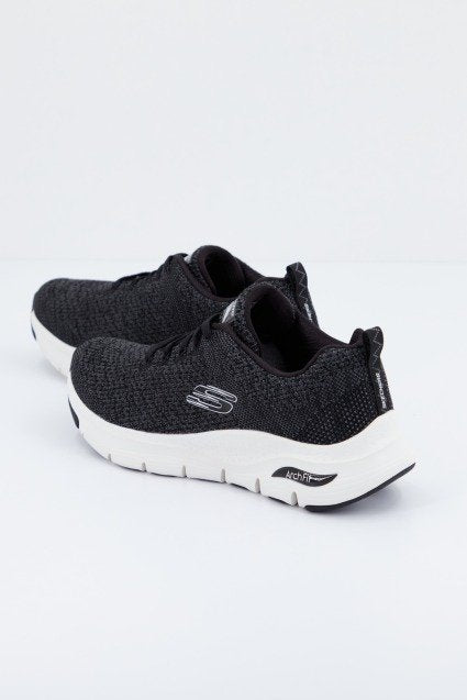 SKECHERS ARCH FIT - INFINITE en color BKW (3)