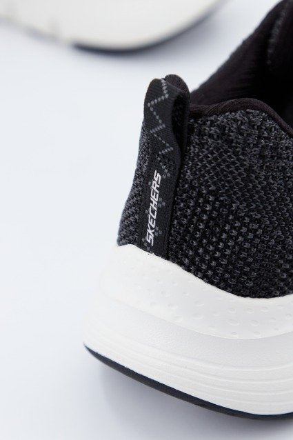 SKECHERS ARCH FIT - INFINITE en color BKW (4)