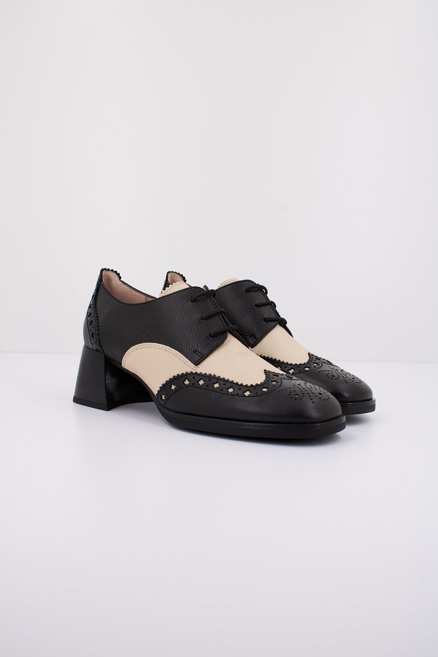 HISPANITAS CHI en color BLACK (2)