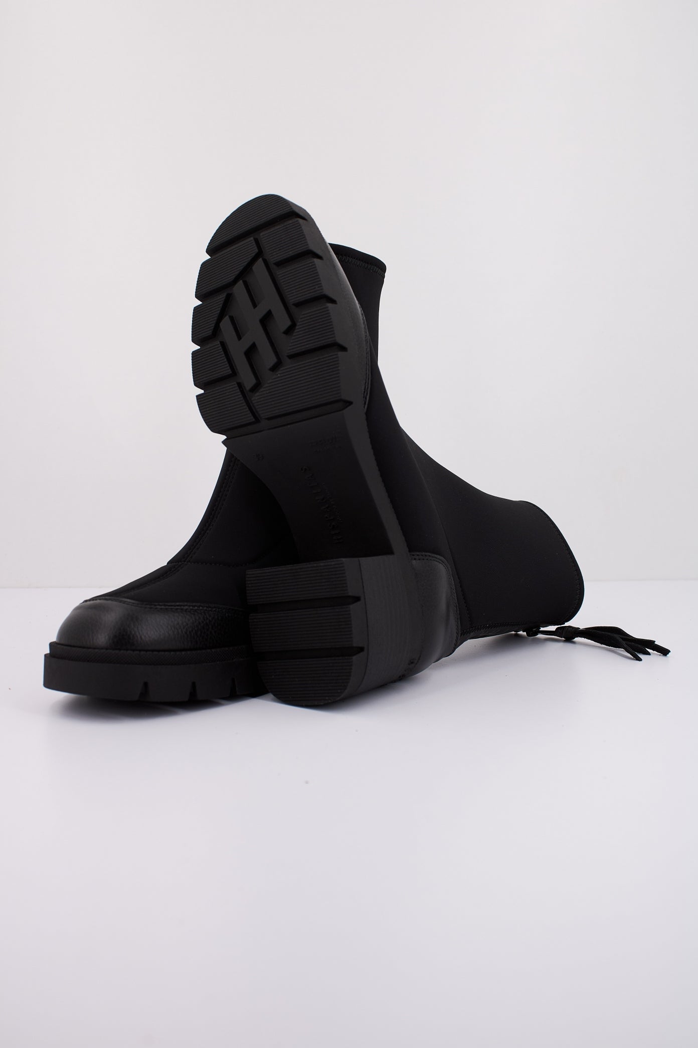 HISPANITAS HI en color BLACK (5)