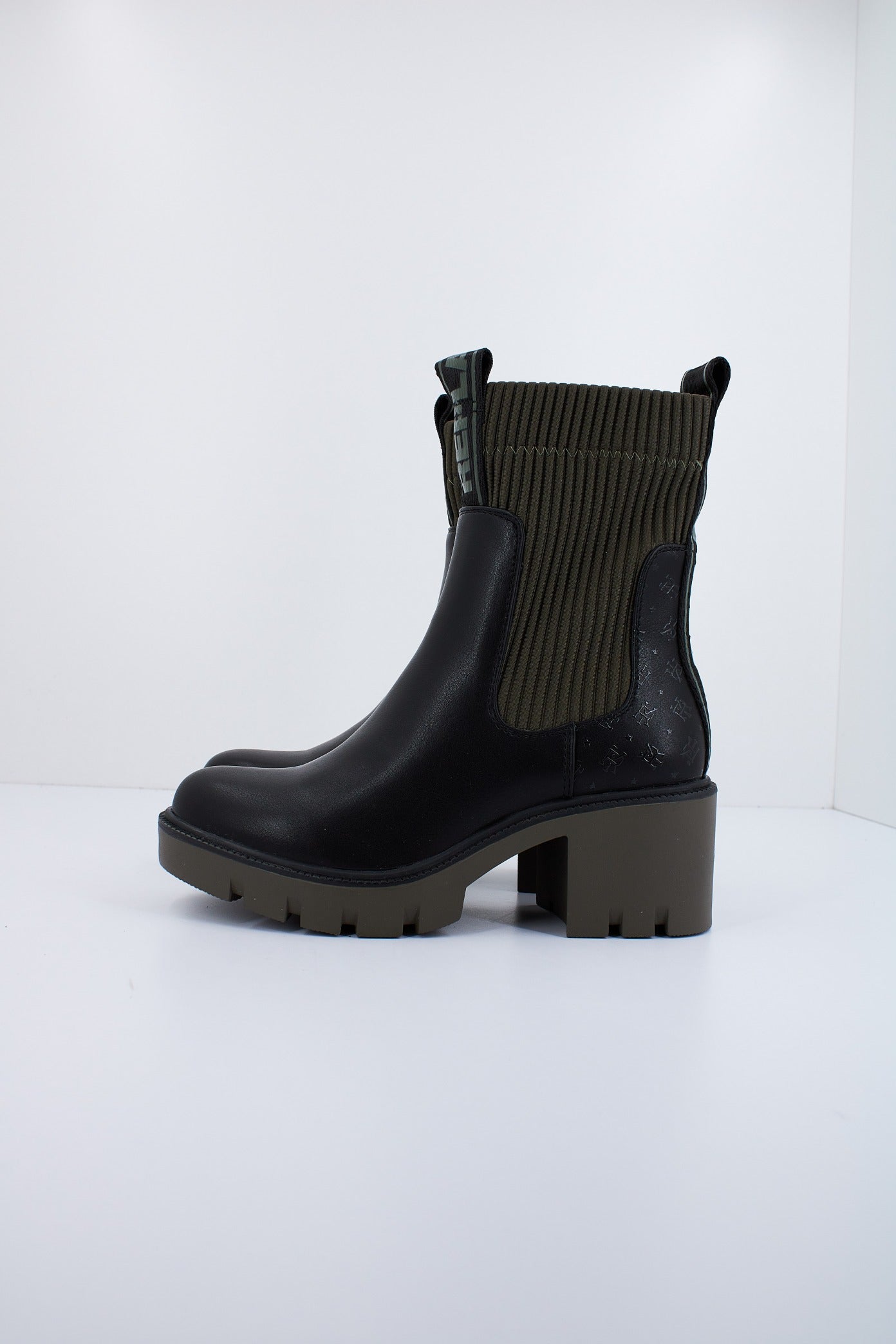 REPLAY VILLAGE RY en color BLKGREEN (1)