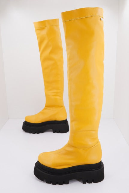 YELLOW FINN en color BANANA (2)