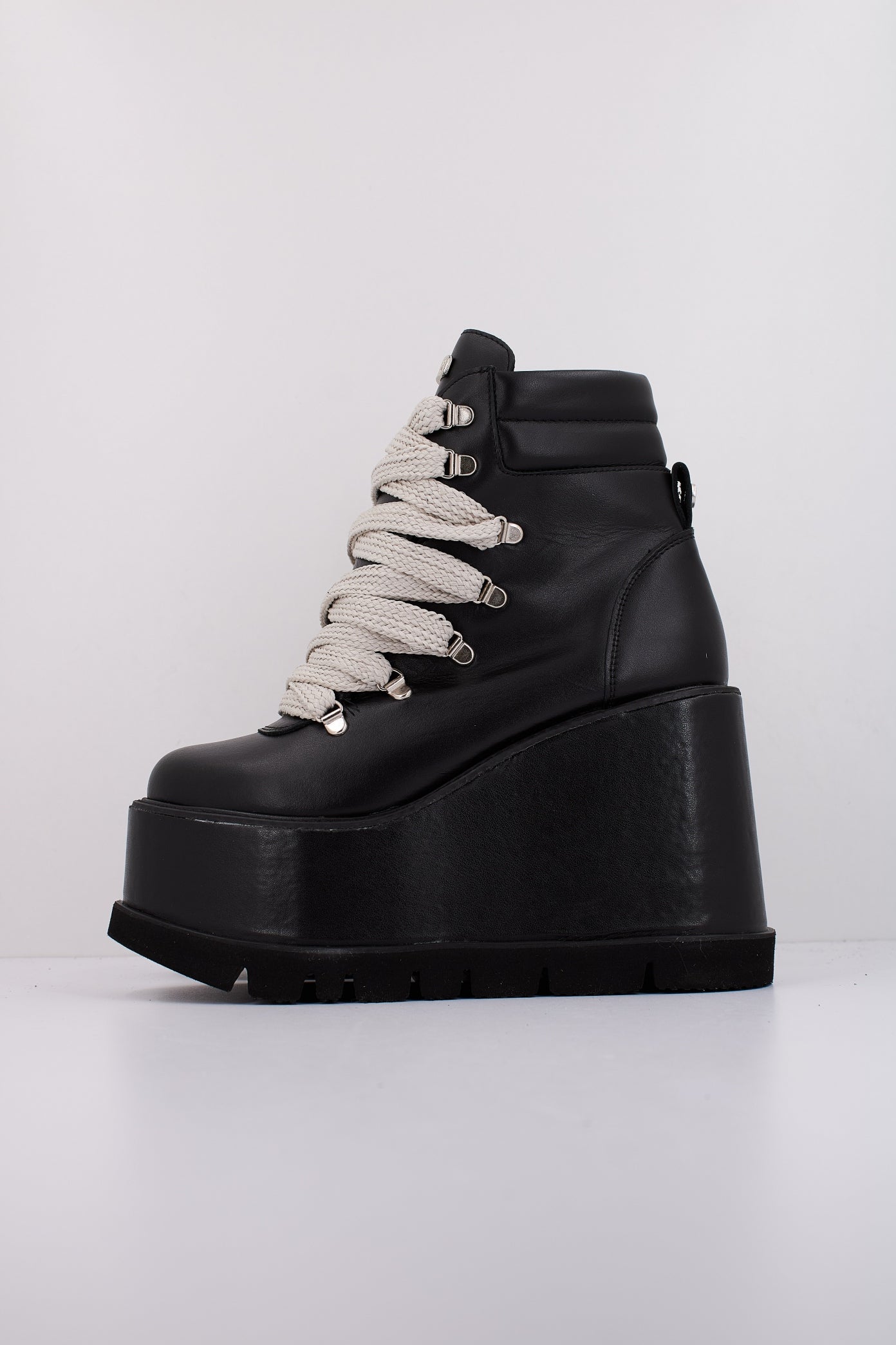 YELLOW DOROTHEA en color NEGRNG (1)