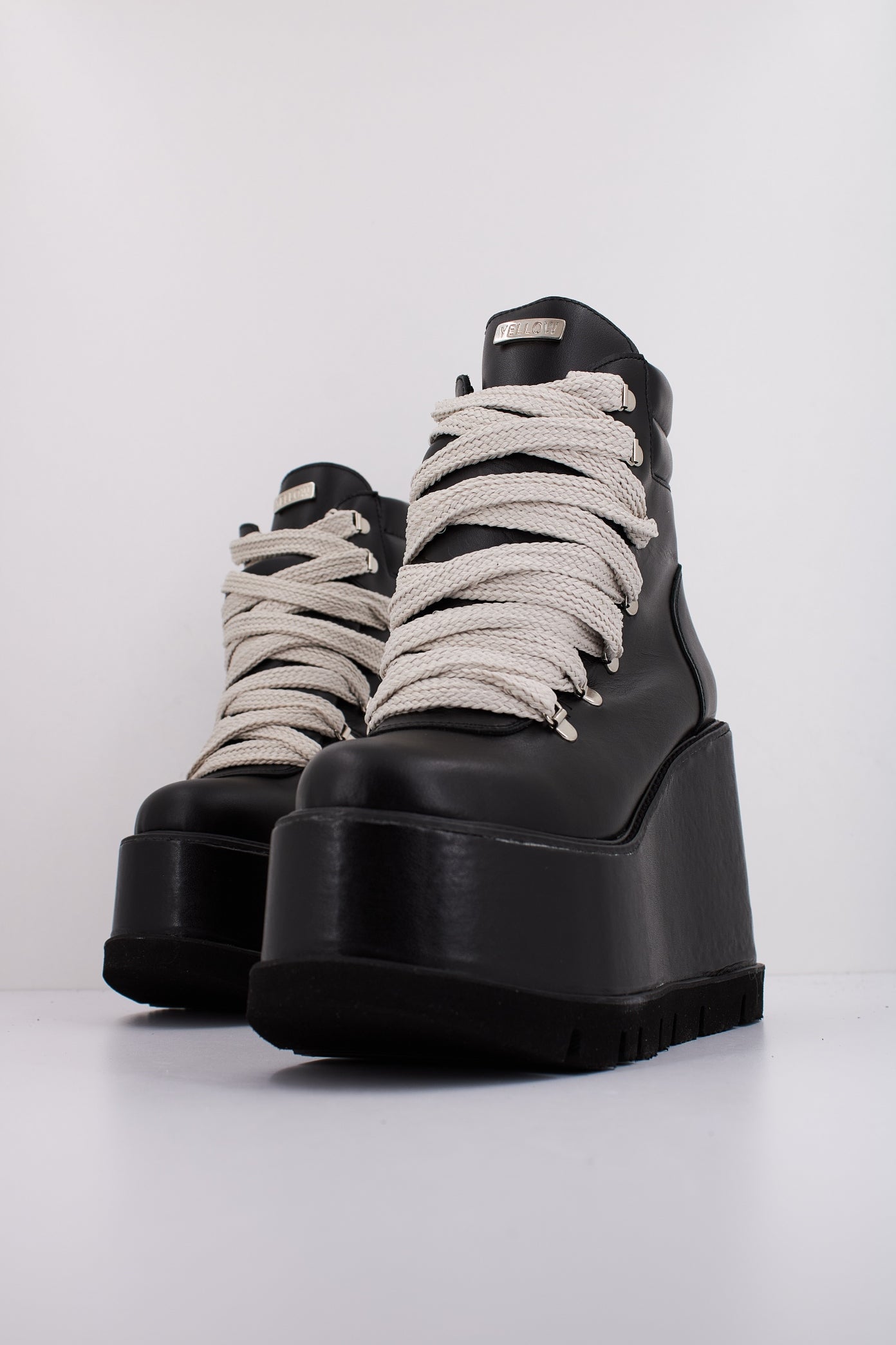 YELLOW DOROTHEA en color NEGRNG (2)