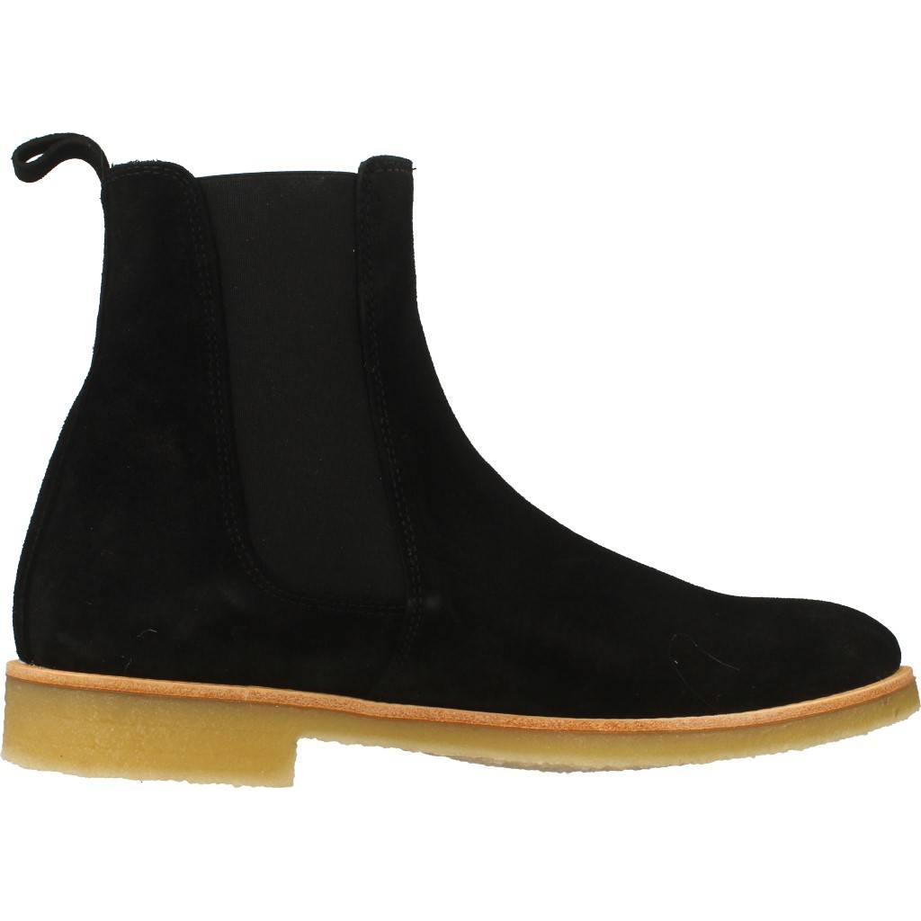YELLOW en color NEGRONEG (4)