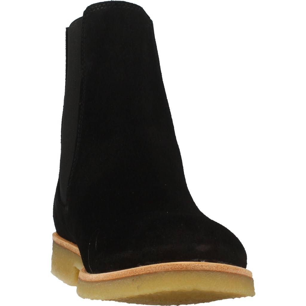 YELLOW en color NEGRONEG (6)