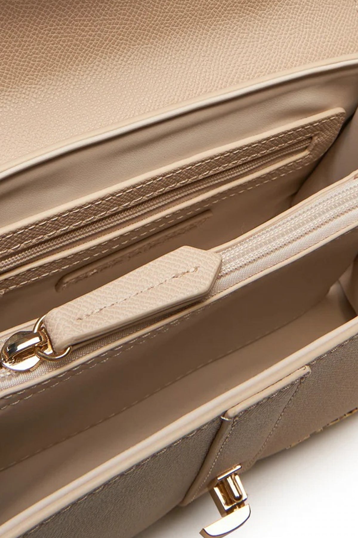 VALENTINO BAGS SOBO en color NUDO (4)