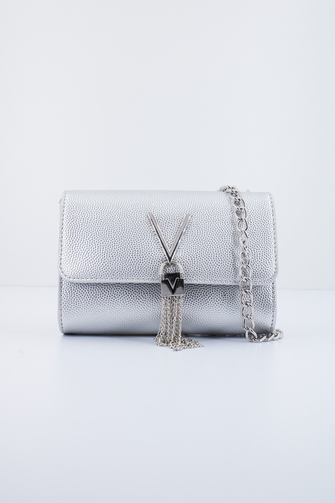 VALENTINO BAGS DIVINA en color ARGENTO (1)