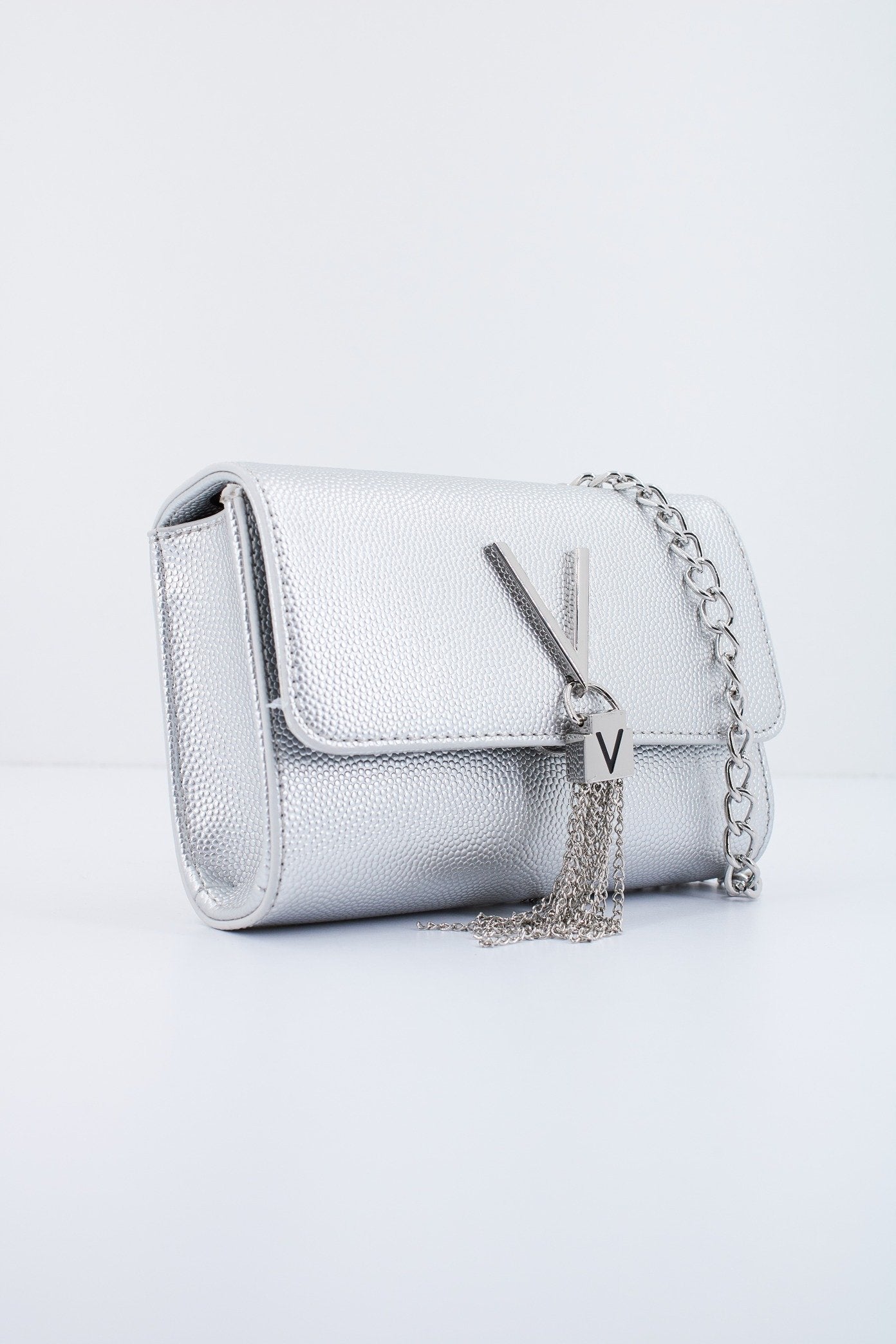 VALENTINO BAGS DIVINA en color ARGENTO (3)