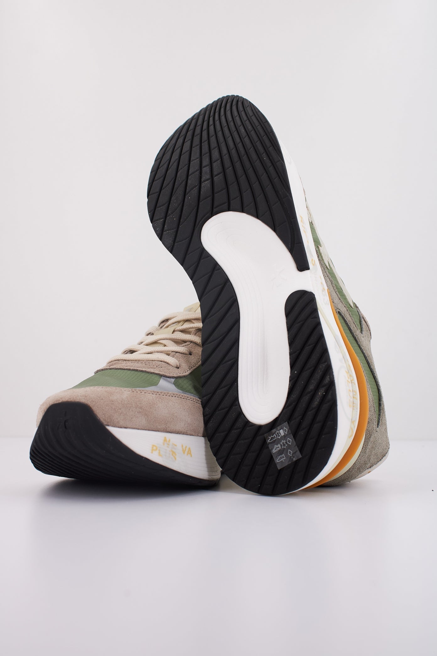 PREMIATA MOERUN en color (5)