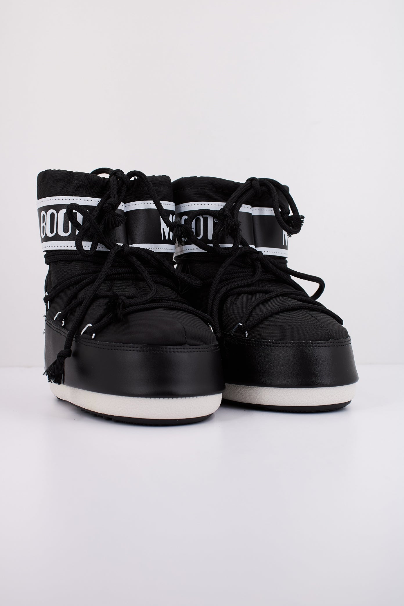 MOON BOOT MB ICON LOW NY en color BLACK (2)