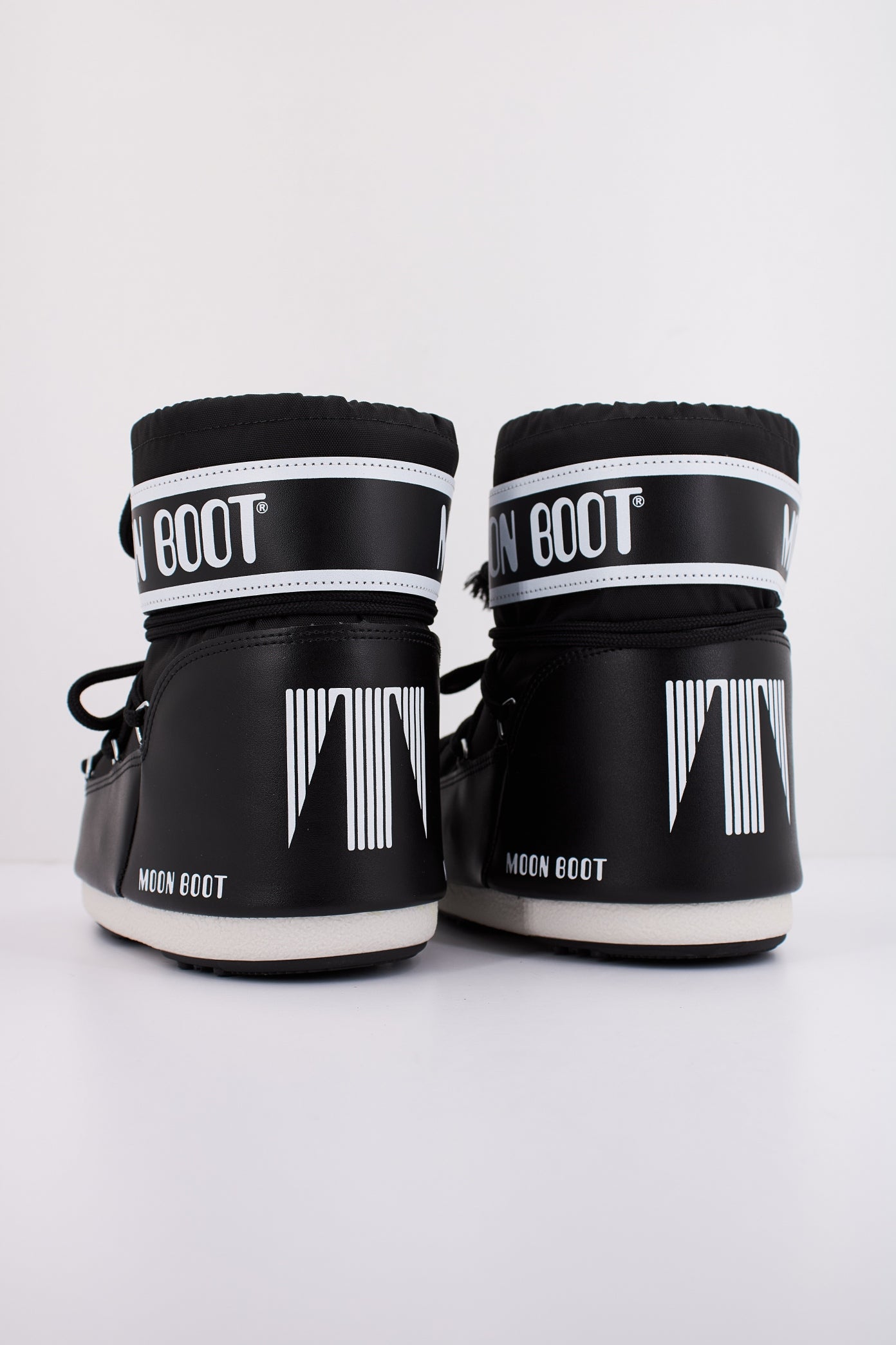 MOON BOOT MB ICON LOW NY en color BLACK (4)