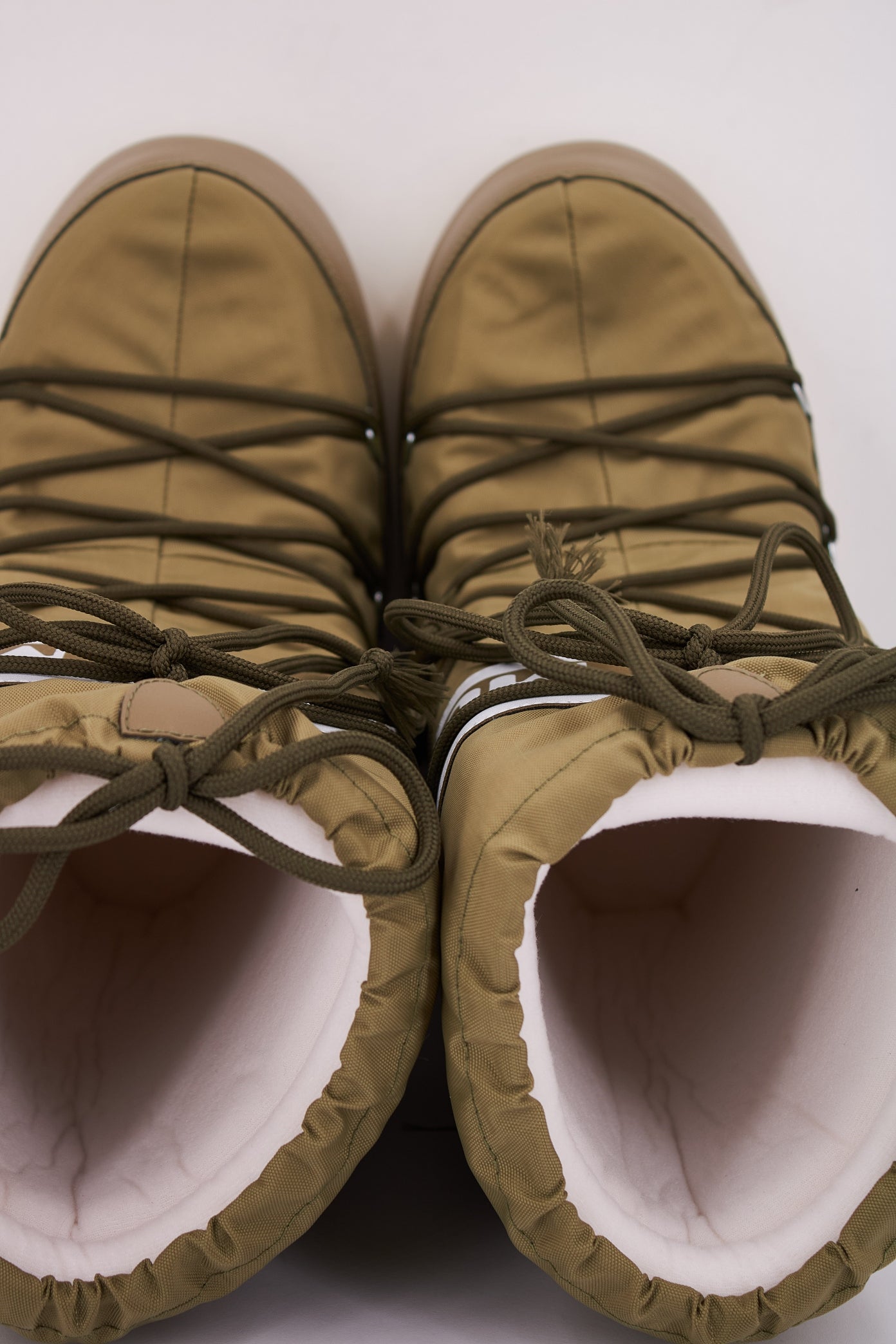 MOON BOOT MB ICON NYLON en color KHAKI (3)
