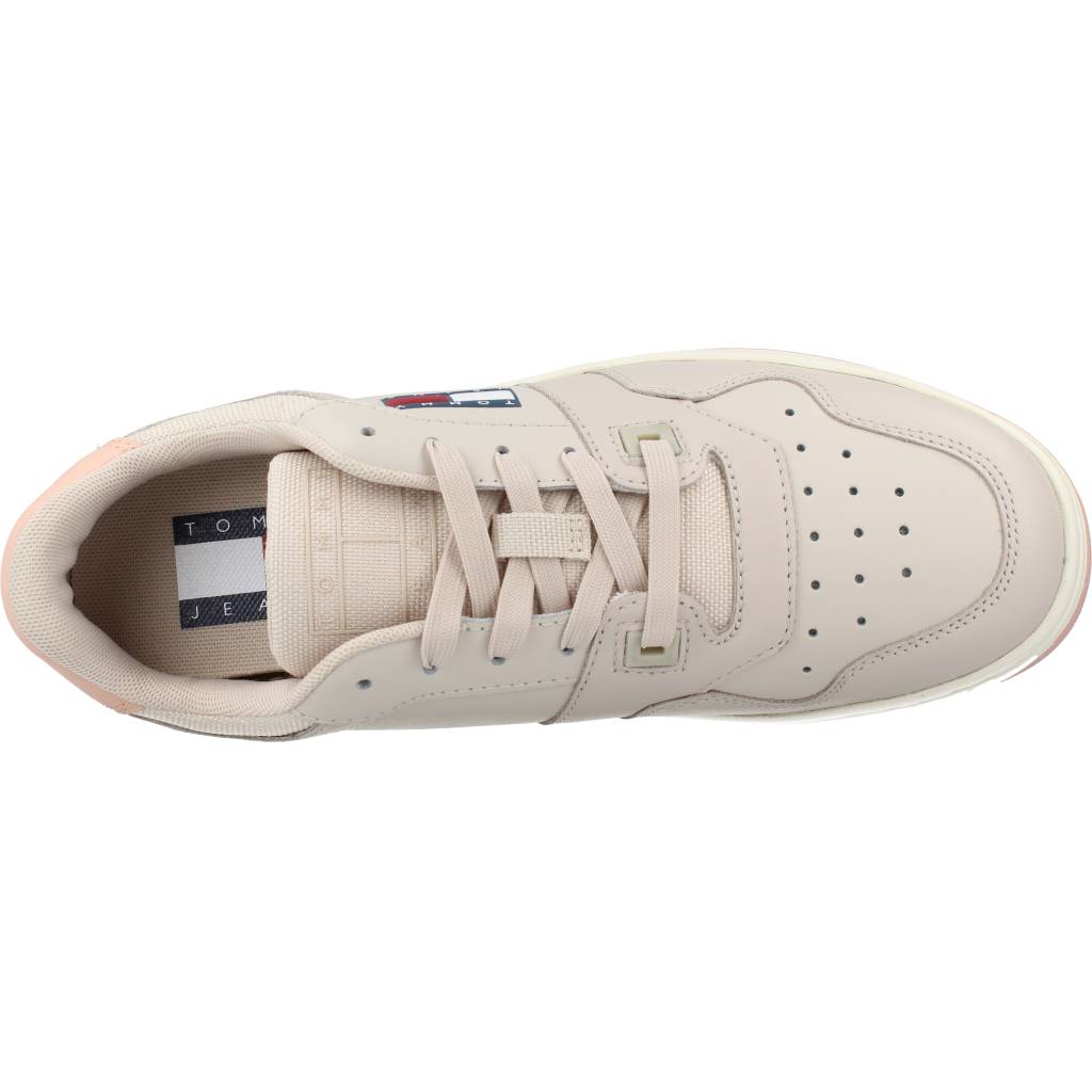 TOMMY JEANS RETRO BASKET en color ACEBEIGE (7)