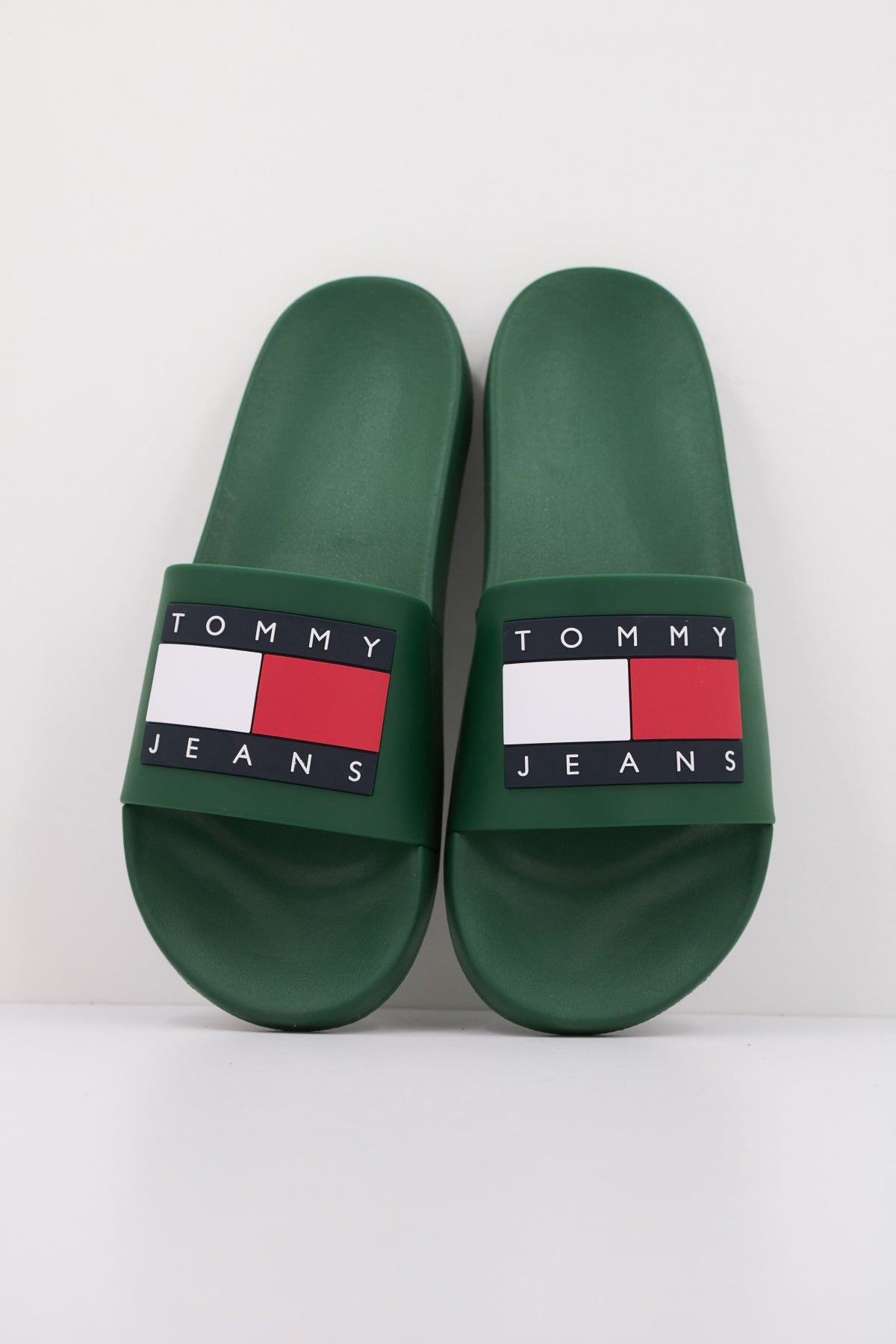 TOMMY JEANS EMEM en color LP (3)