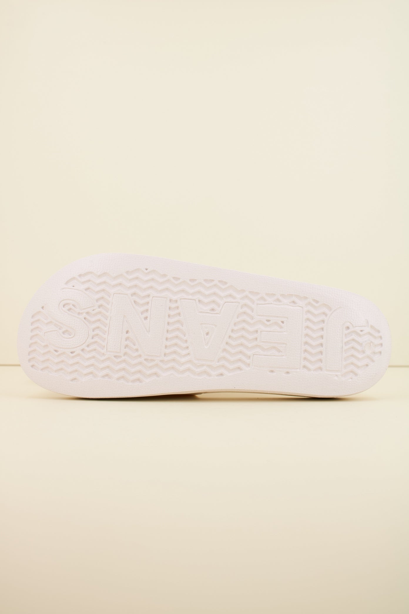 TOMMY JEANS POOL SLIDE ESS en color TCR (4)