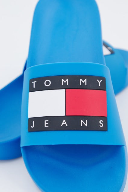 TOMMY JEANS FLAG POOL SLD ESS en color CP (4)