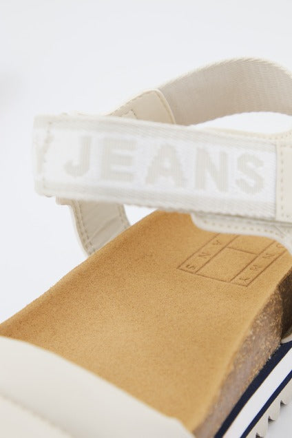 TOMMY JEANS FLAG OUTSOLE en color ACU (4)