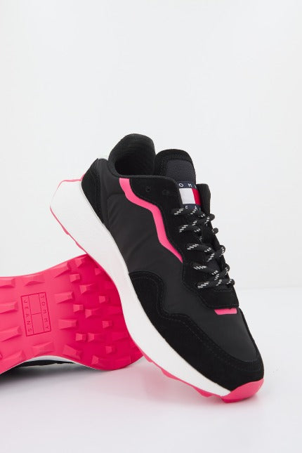 TOMMY JEANS NEW RUNNER en color GJ (2)