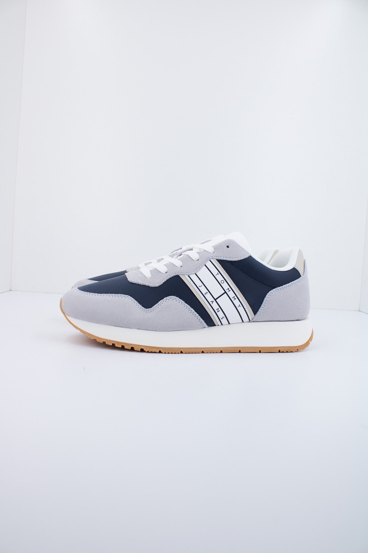 TOMMY JEANS TJM MODERN RUNNER en color PRQ (1)