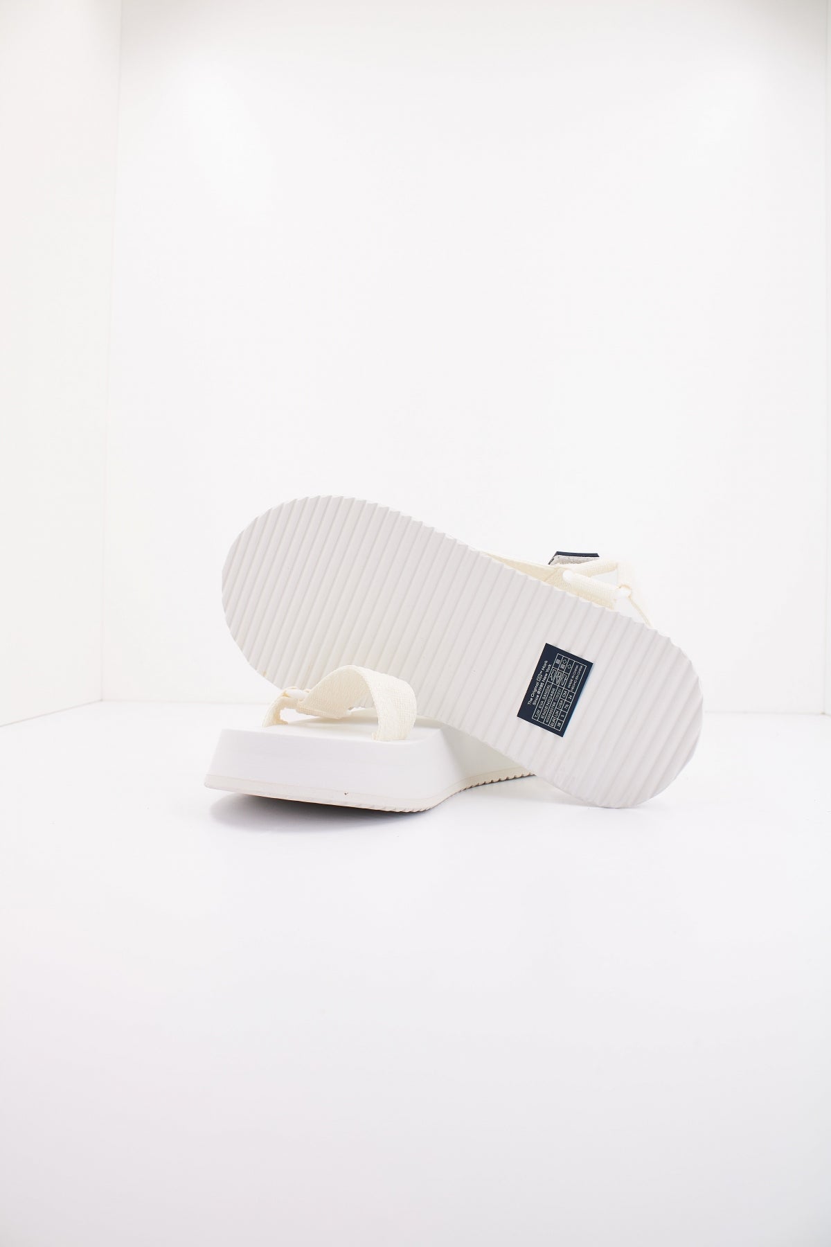 TOMMY JEANS TJW EVA SANDAL en color YBL (4)