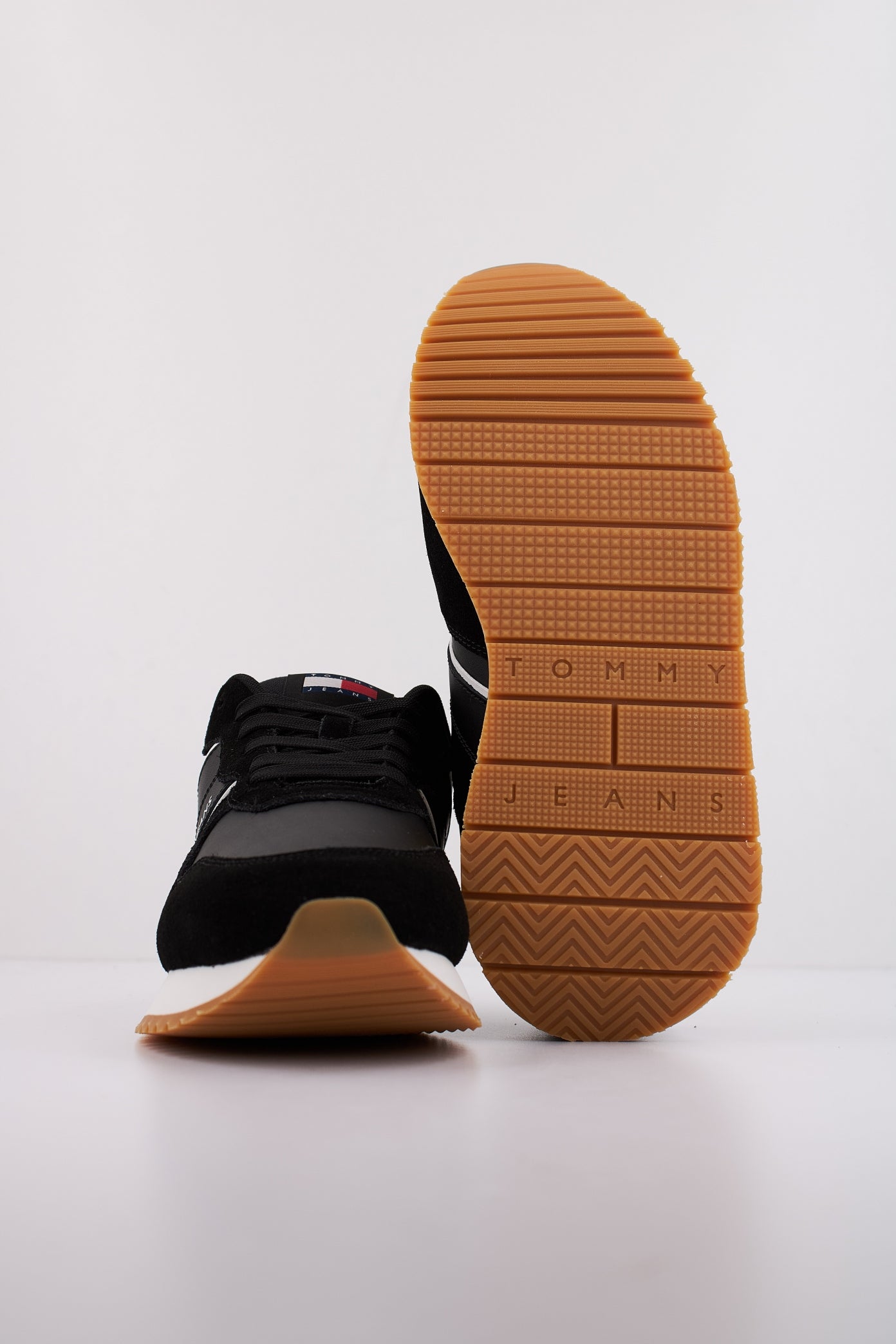 TOMMY JEANS TJW EVA RETRO RUNNER en color BDS (5)
