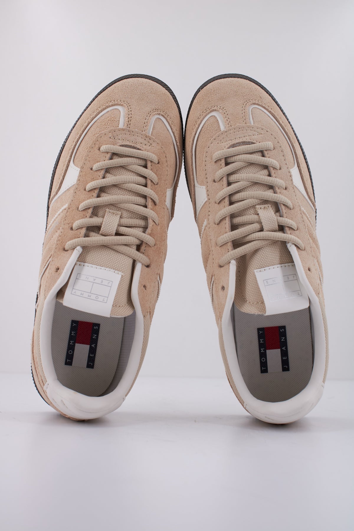 TOMMY JEANS THE GREENWICH EDGE en color AES (3)