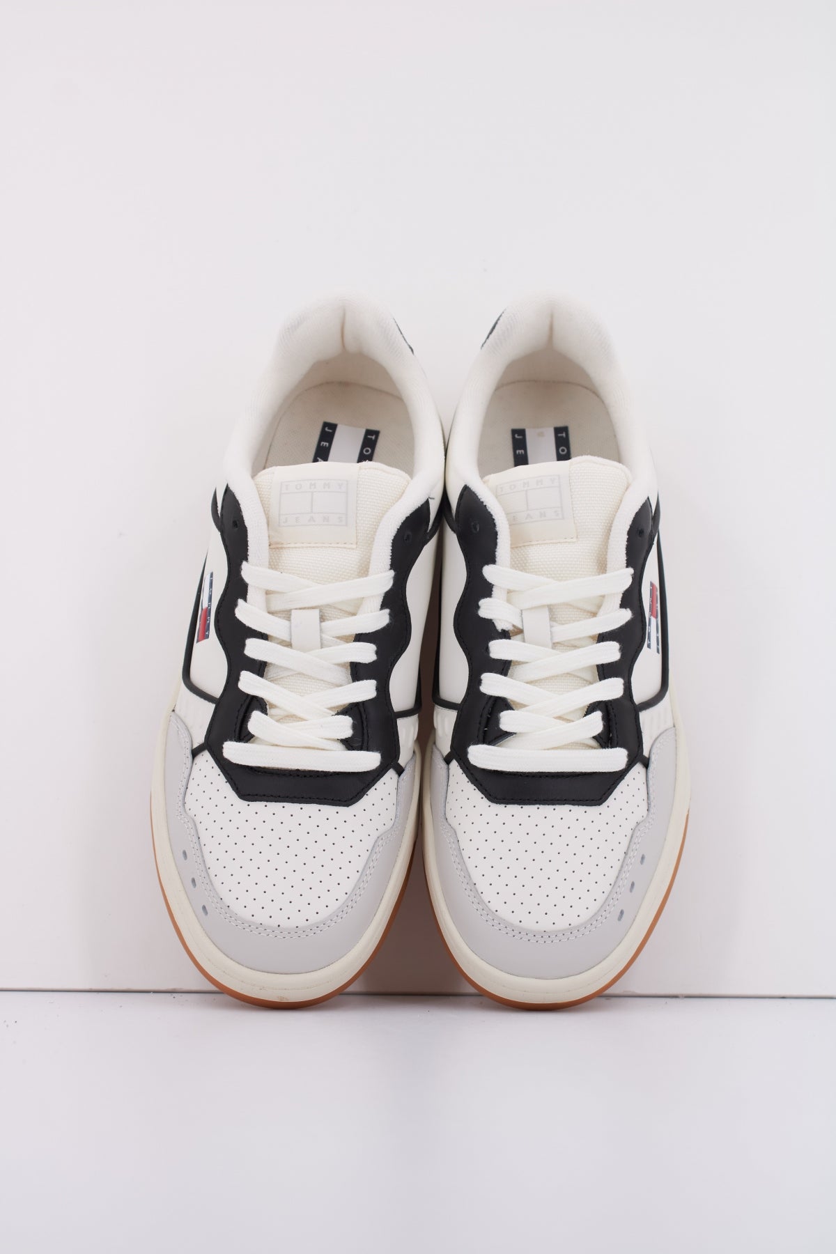 TOMMY JEANS TJM CUPSOLE ELEVATED en color YBI (3)