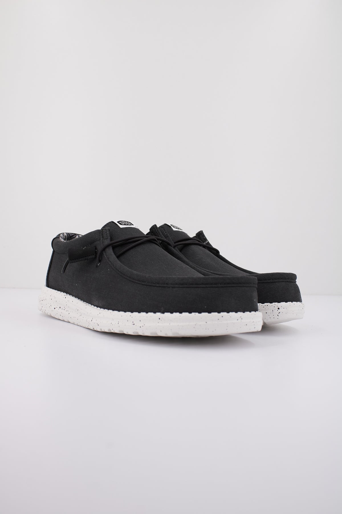 HEY DUDE WALLY CANVAS en color BLCKWHT (2)