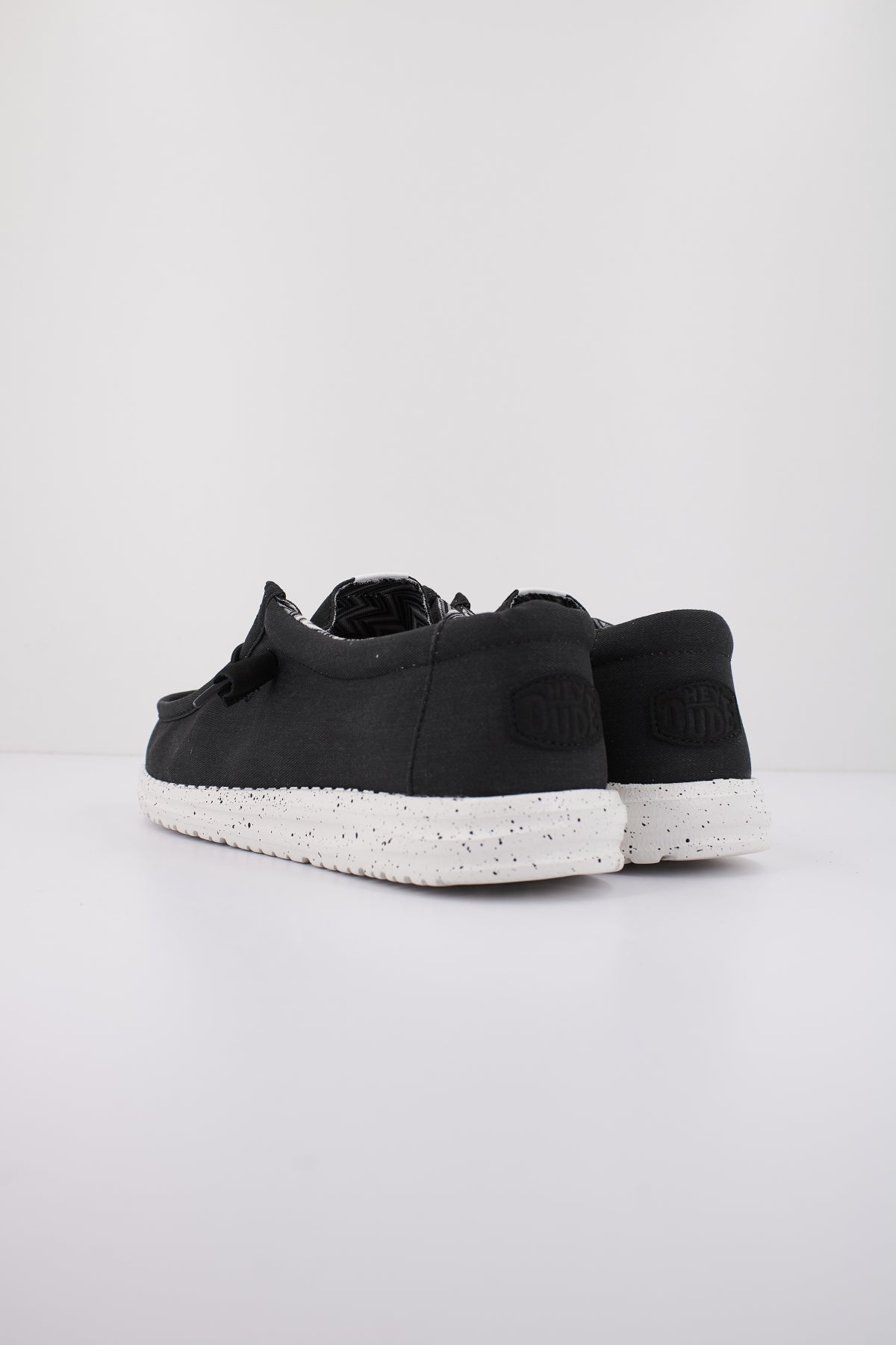 HEY DUDE WALLY CANVAS en color BLCKWHT (3)