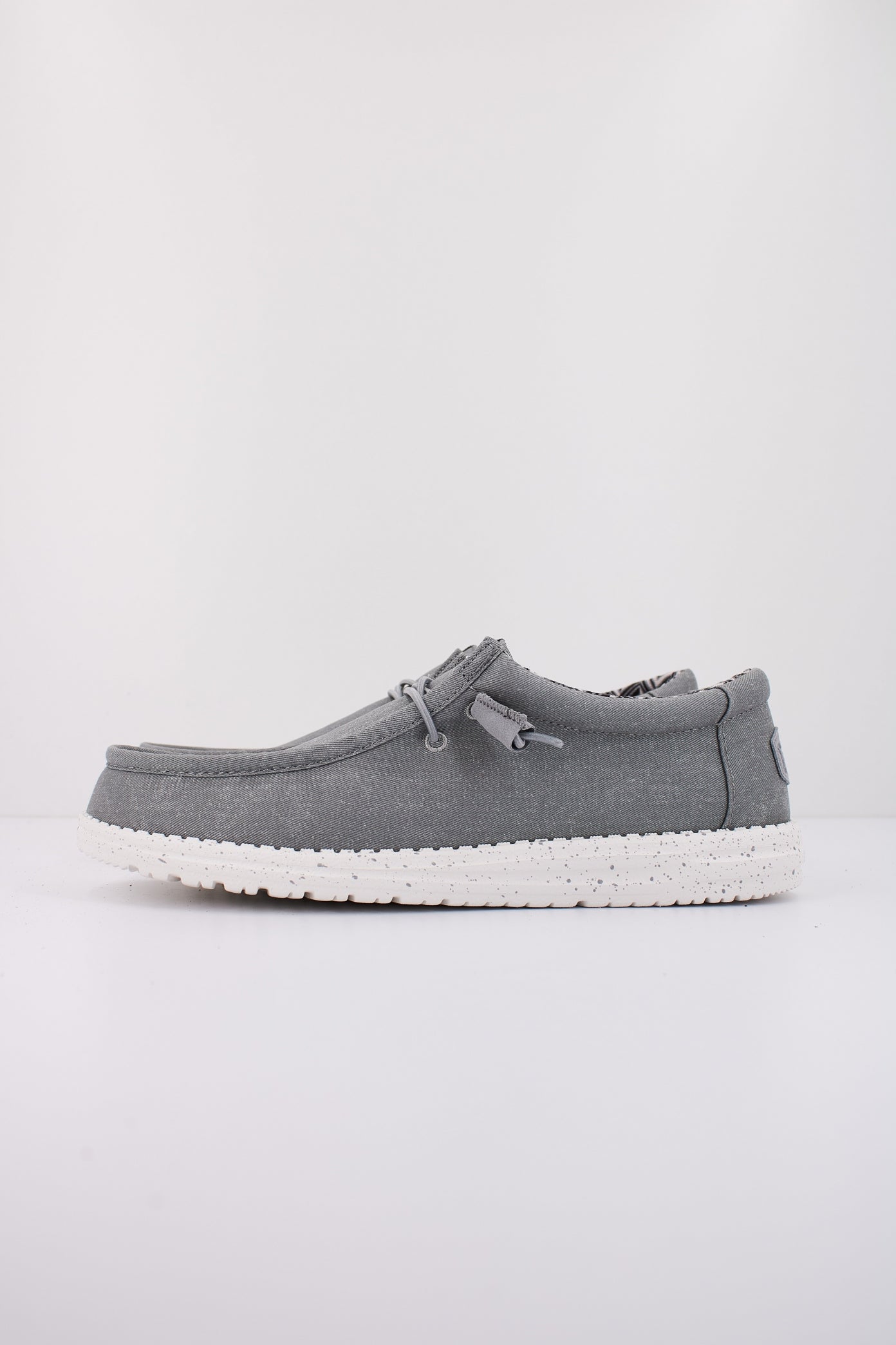 HEY DUDE WALLY CANVAS en color GREY (1)