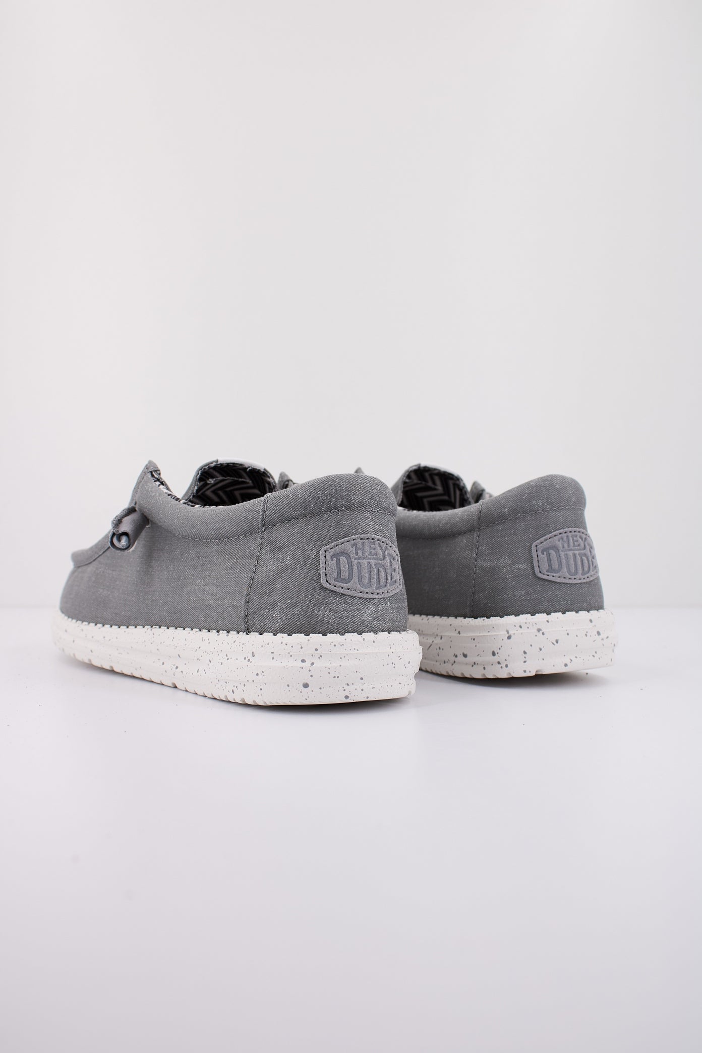 HEY DUDE WALLY CANVAS en color GREY (3)