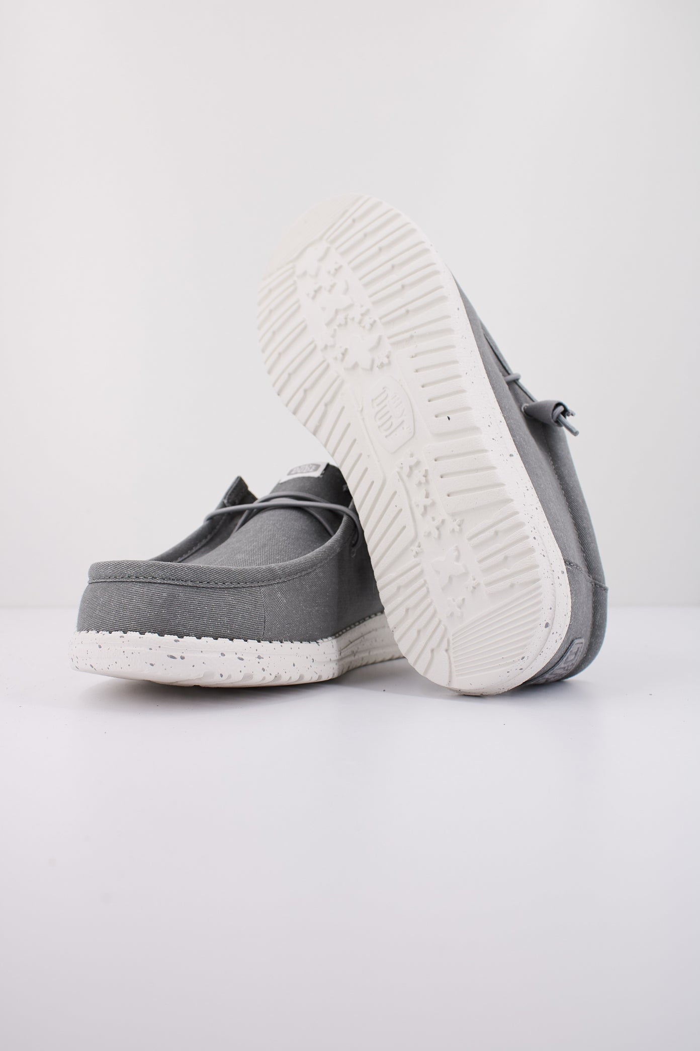 HEY DUDE WALLY CANVAS en color GREY (4)