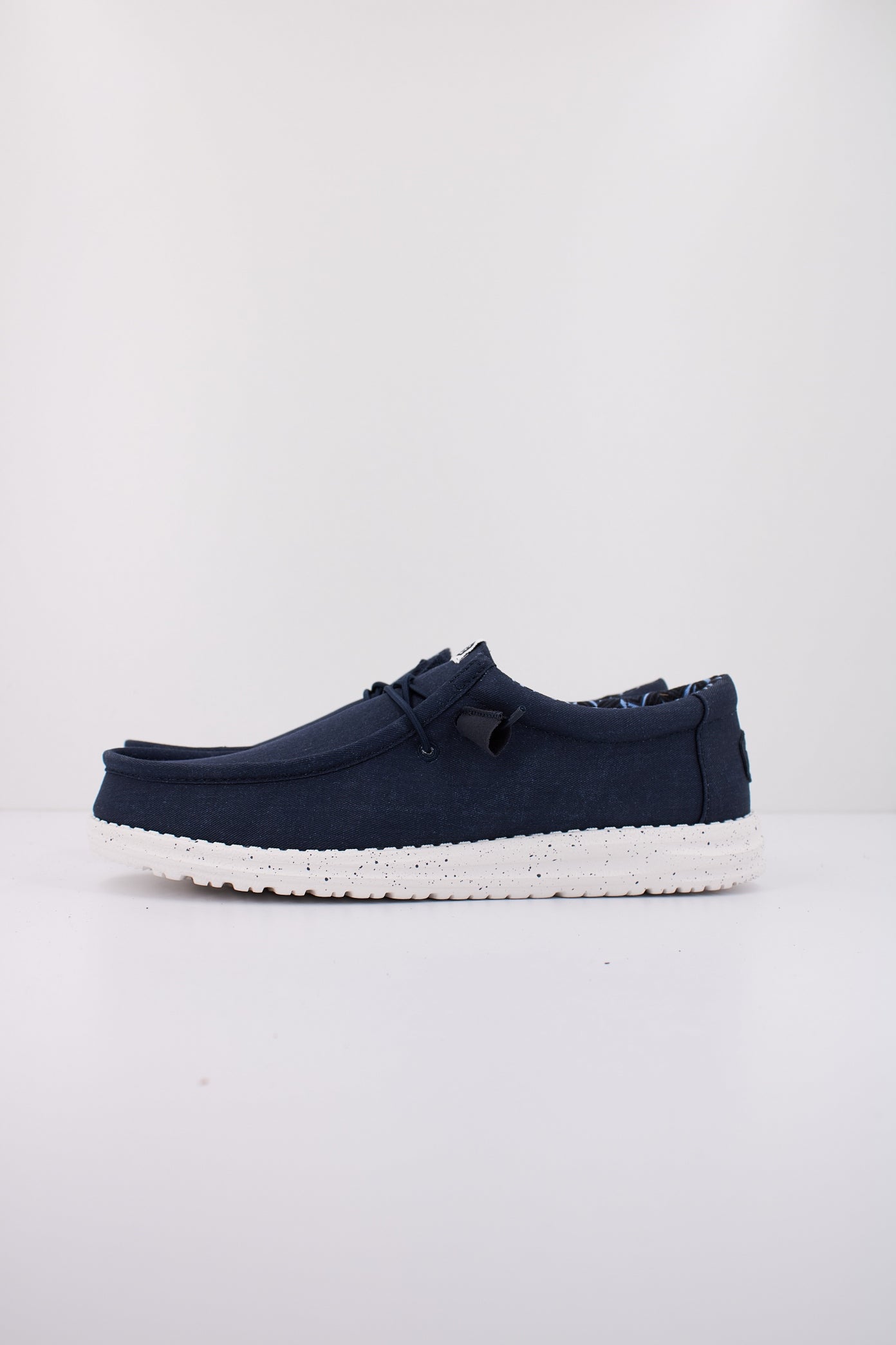 HEY DUDE WALLY CANVAS en color NAVY (1)