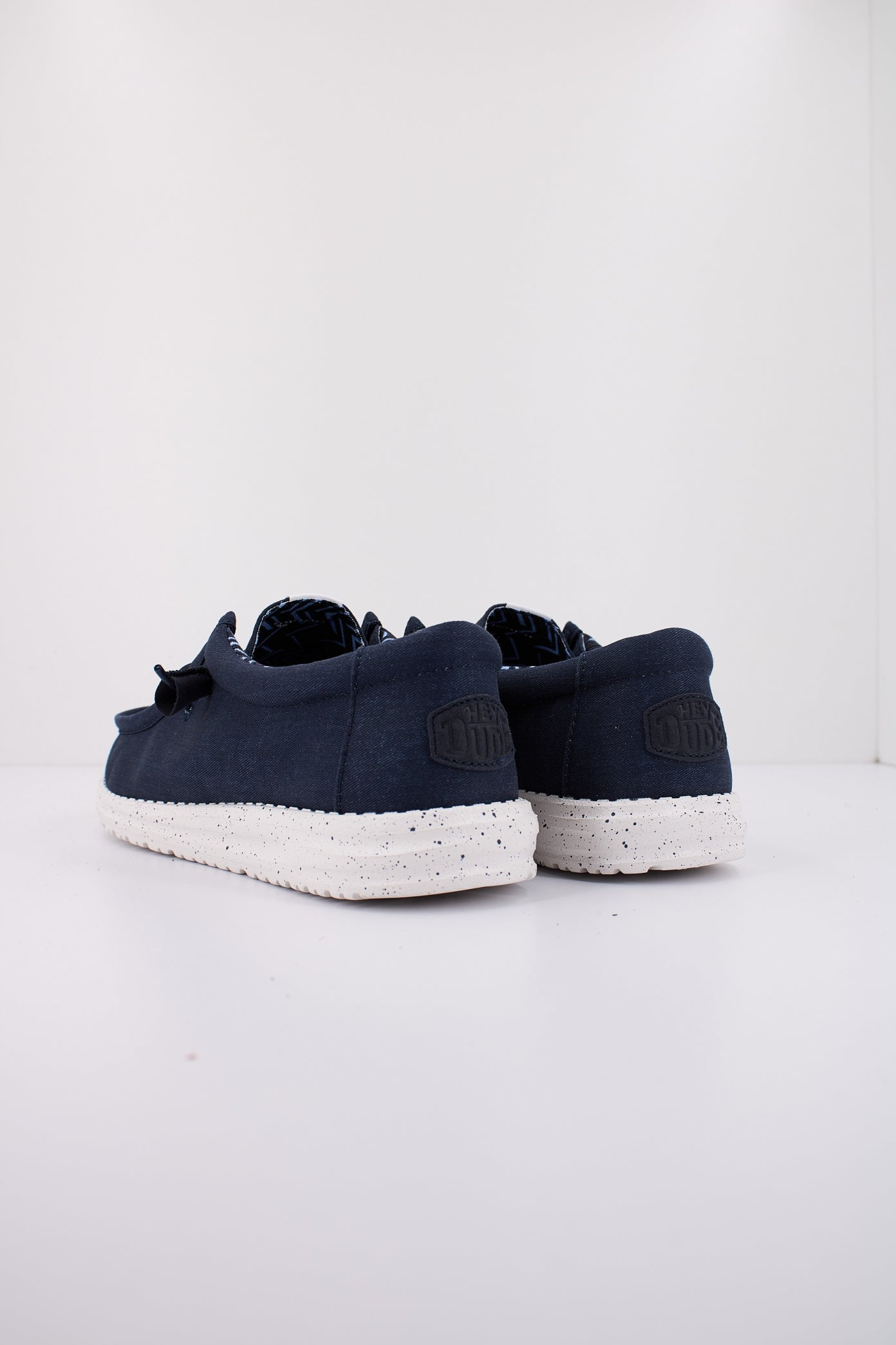 HEY DUDE WALLY CANVAS en color NAVY (3)
