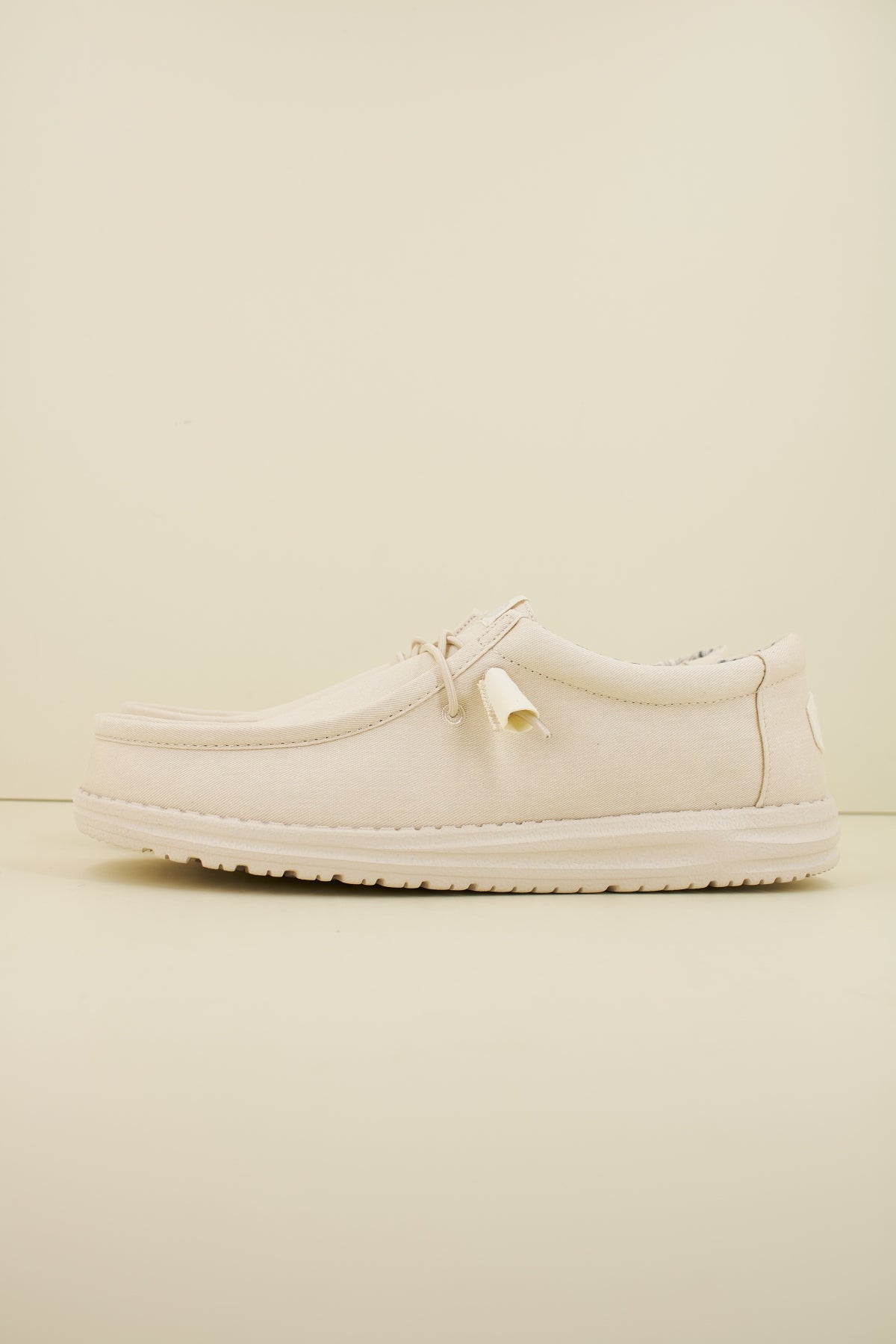 HEY DUDE WALLY CANVAS en color STNWHT (1)