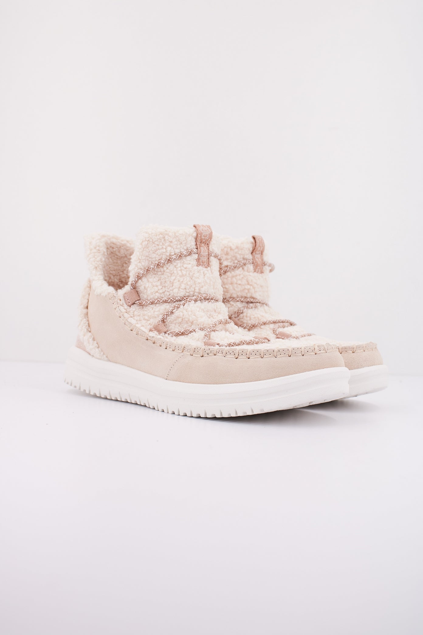 HEY DUDE CAMDEN SUEDE COZY en color TAN (2)