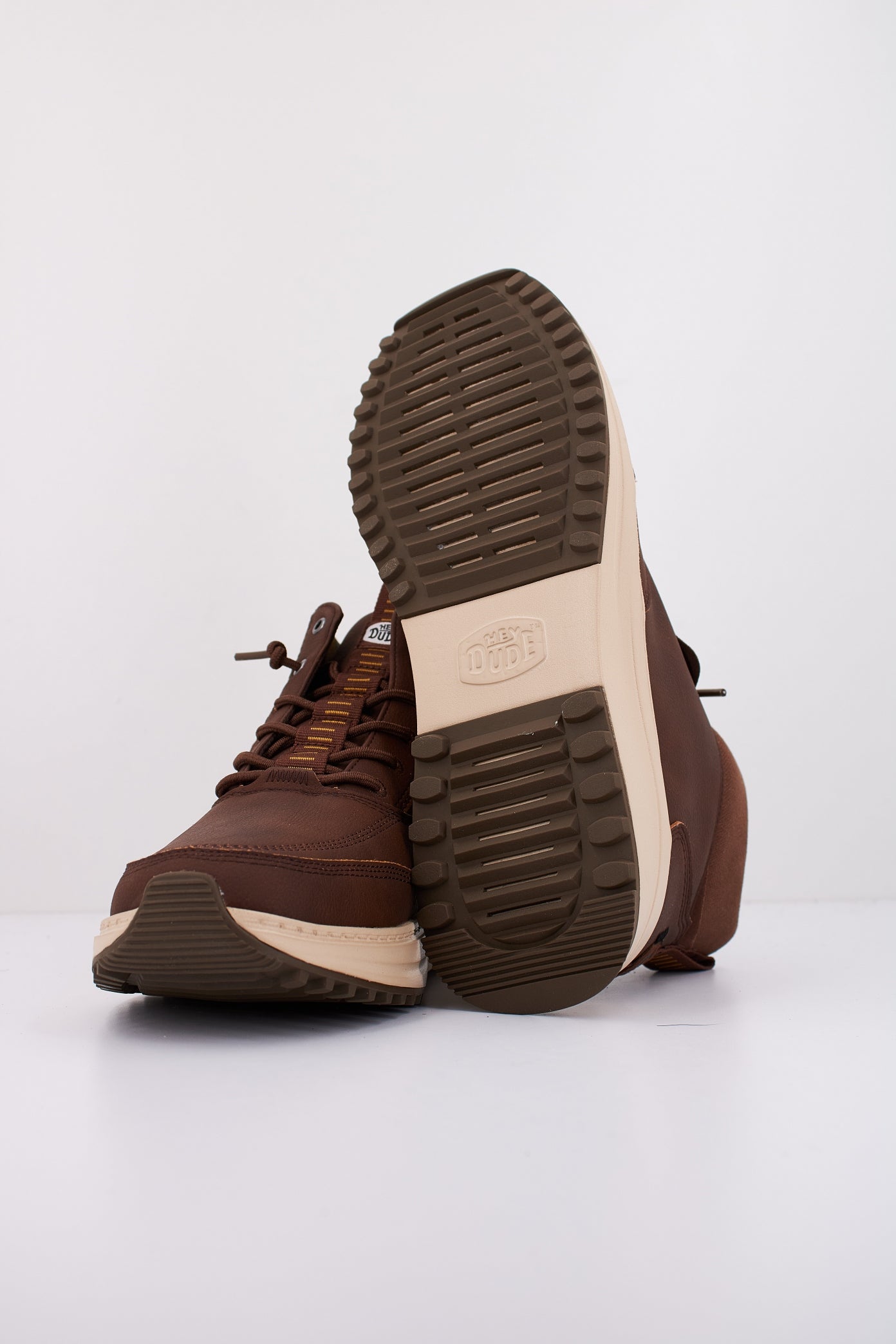 HEY DUDE TAHOE CLASSIC en color BROWN (6)