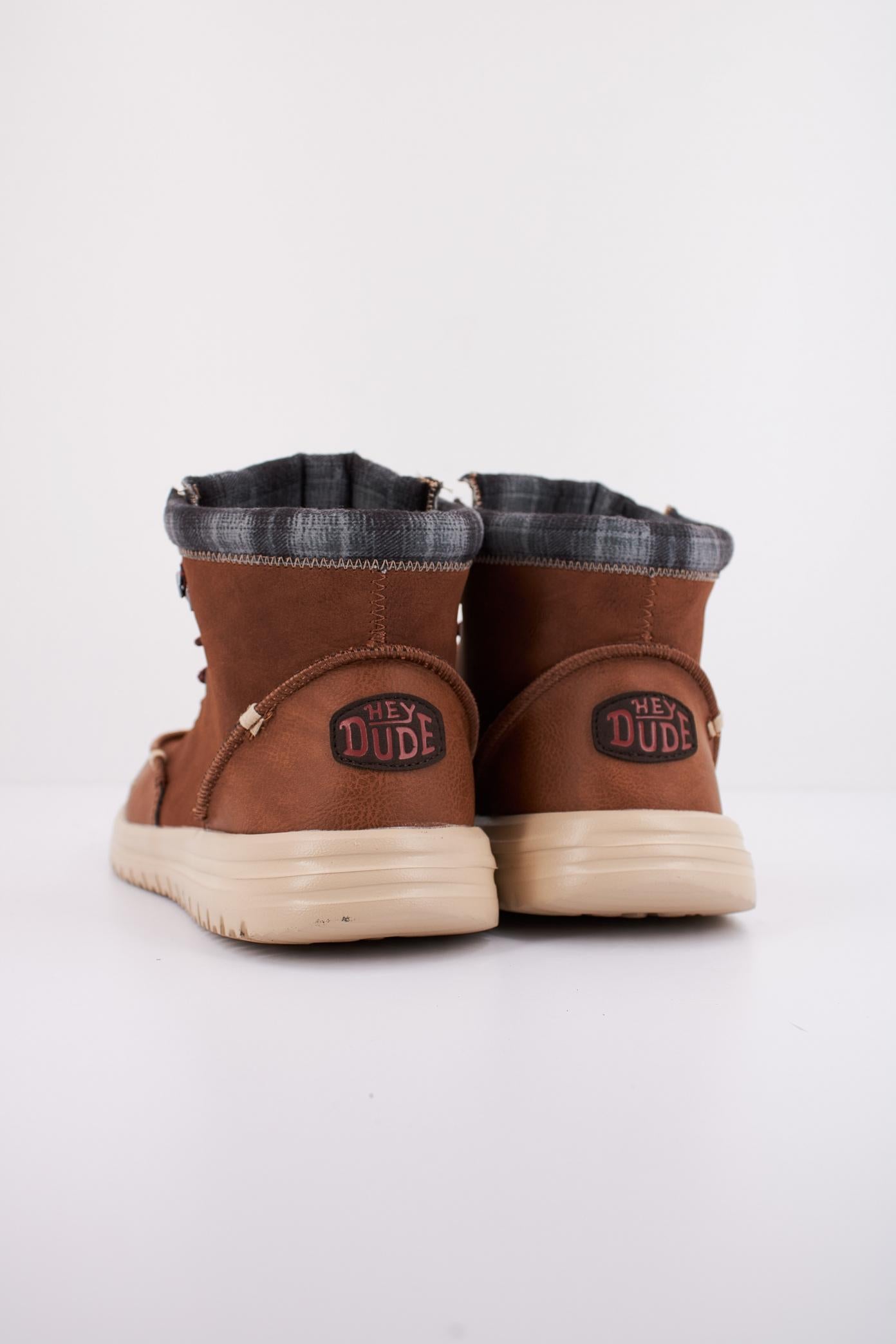 HEY DUDE BRADLEY CLASSIC en color COGNAC (4)