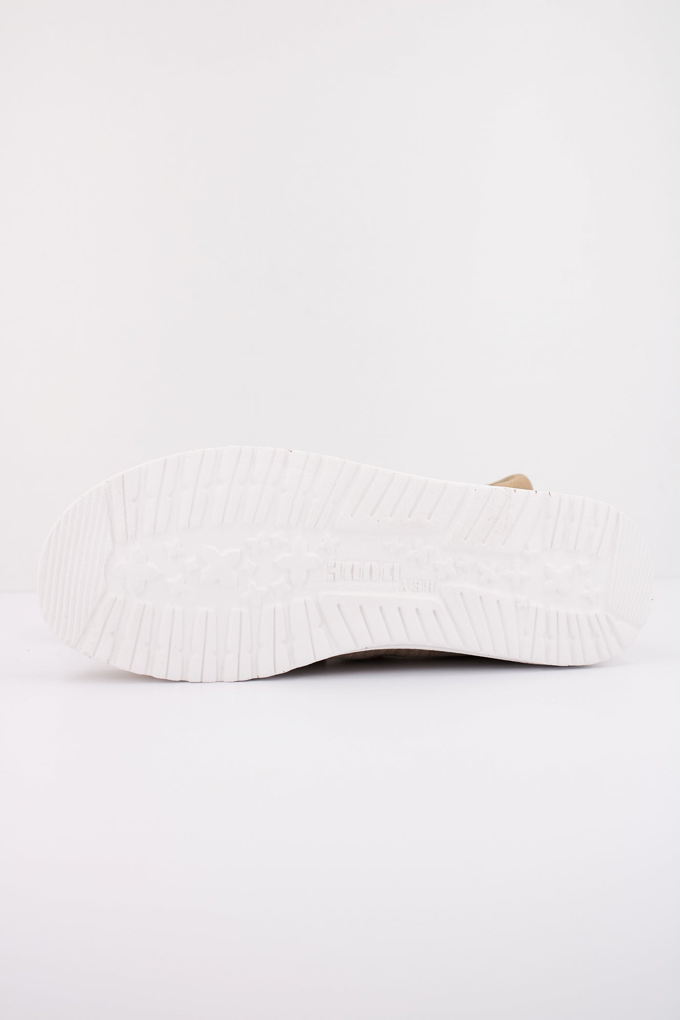 HEY DUDE WAVE CORDUROY en color OLVGRY (5)