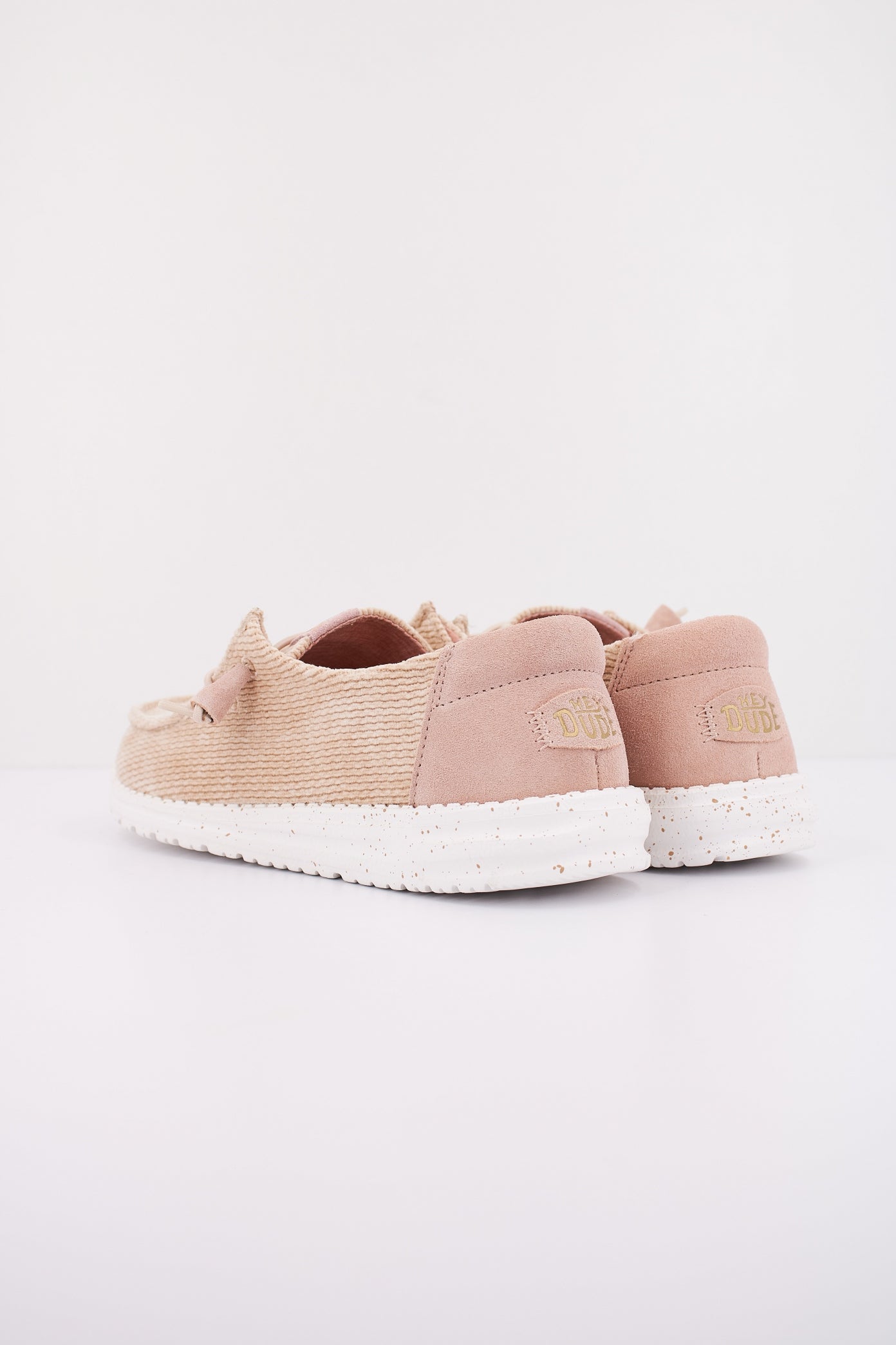 HEY DUDE WAVE CORDUROY en color TAUPE (4)