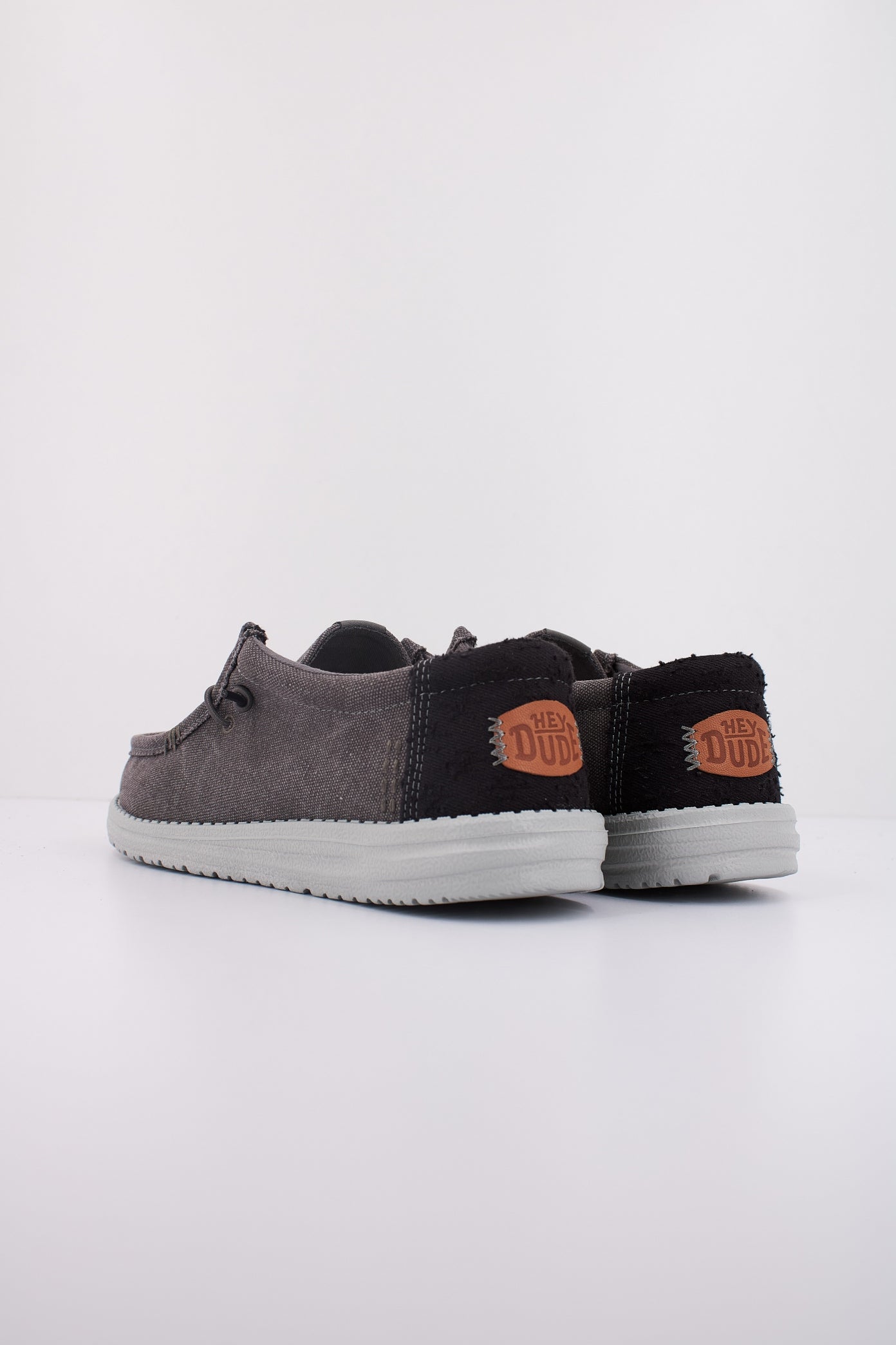 HEY DUDE WALLY WORKWEAR en color GRYBLK (4)
