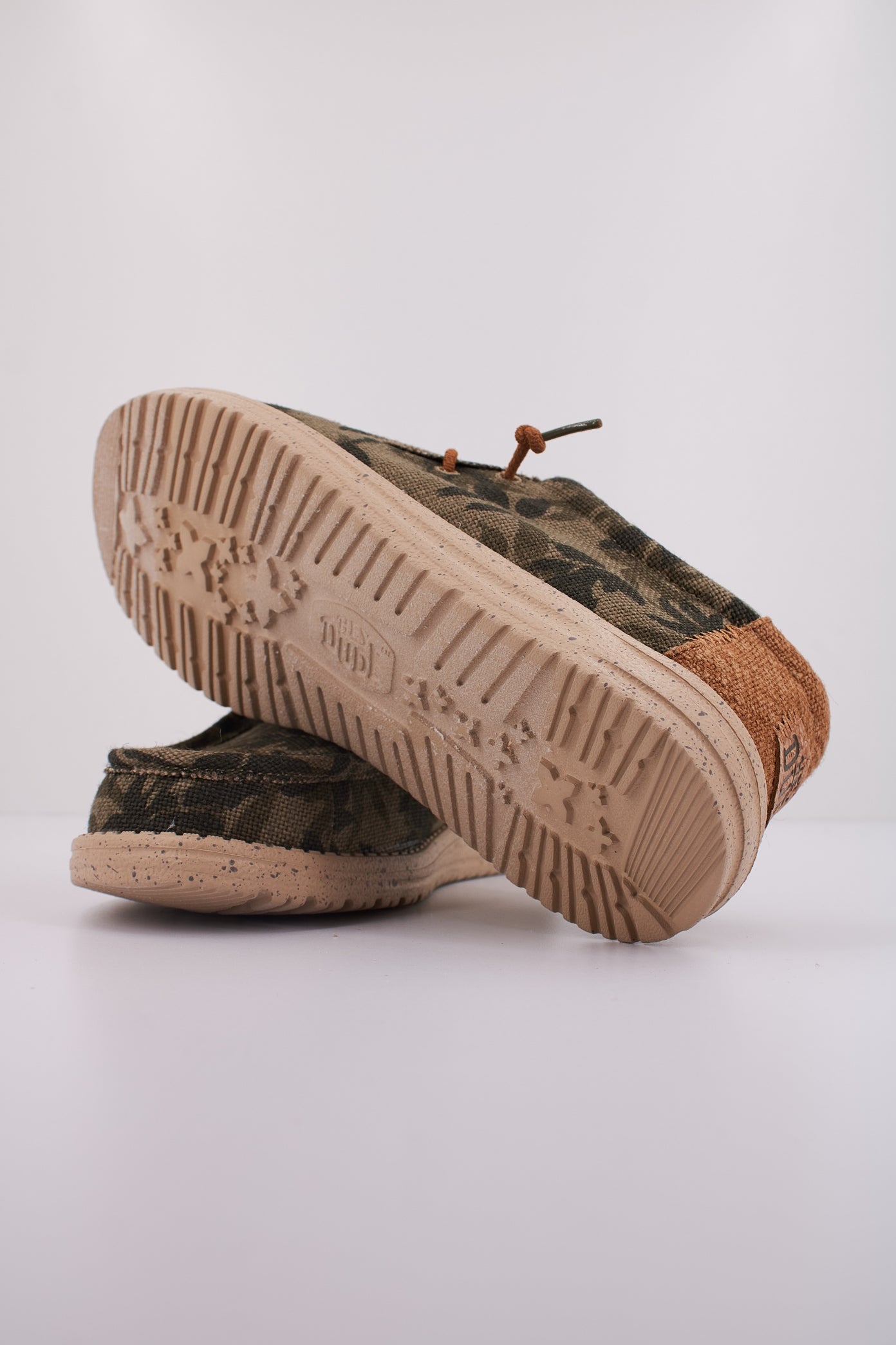 HEY DUDE WALLY PALM JUTE en color OLVBRW (5)