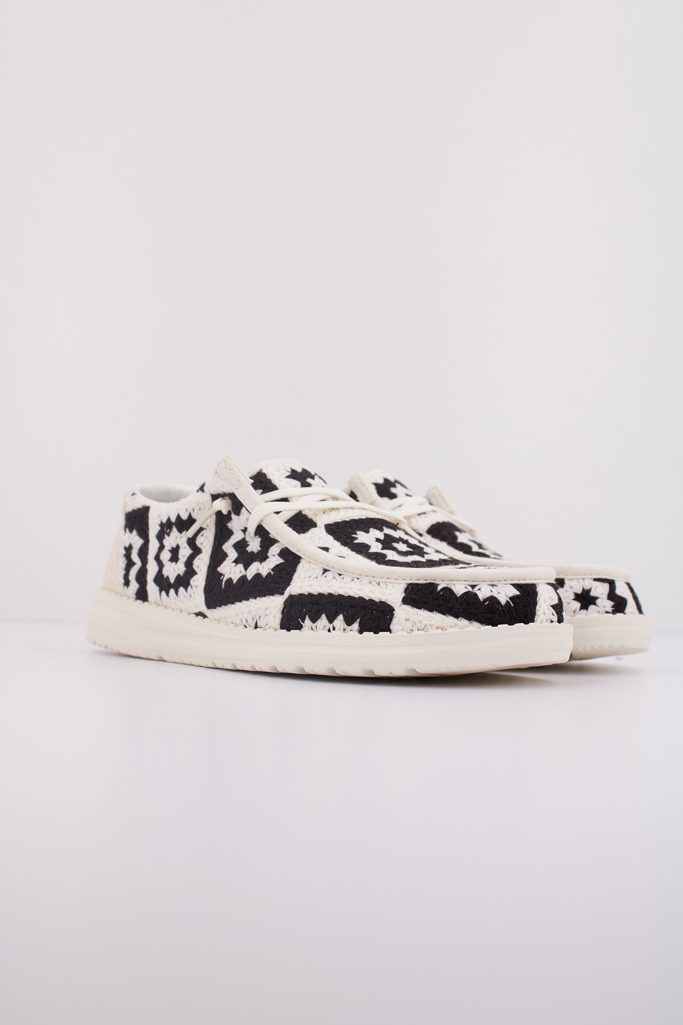 HEY DUDE WENDY COTTAGE CROCH en color BLKMLT (2)