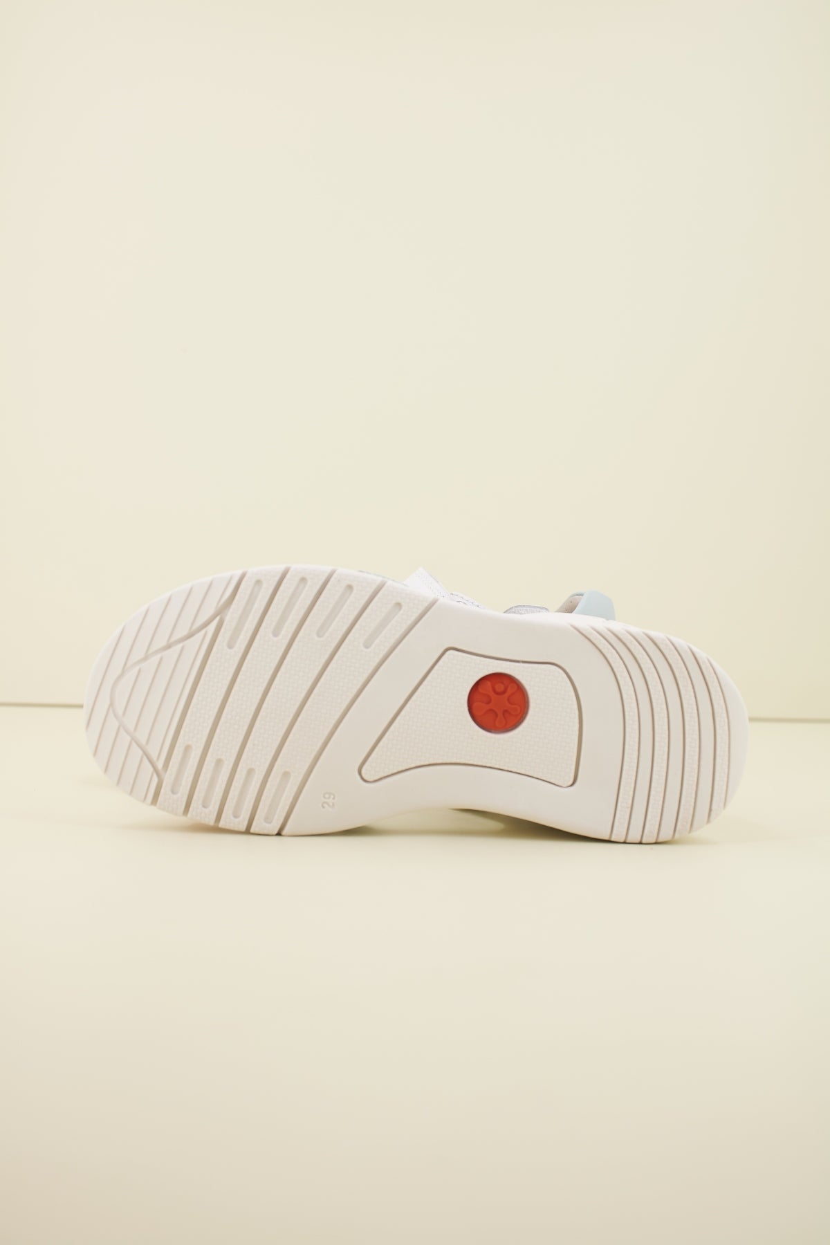 BIOMECANICS B en color BLANCO (4)