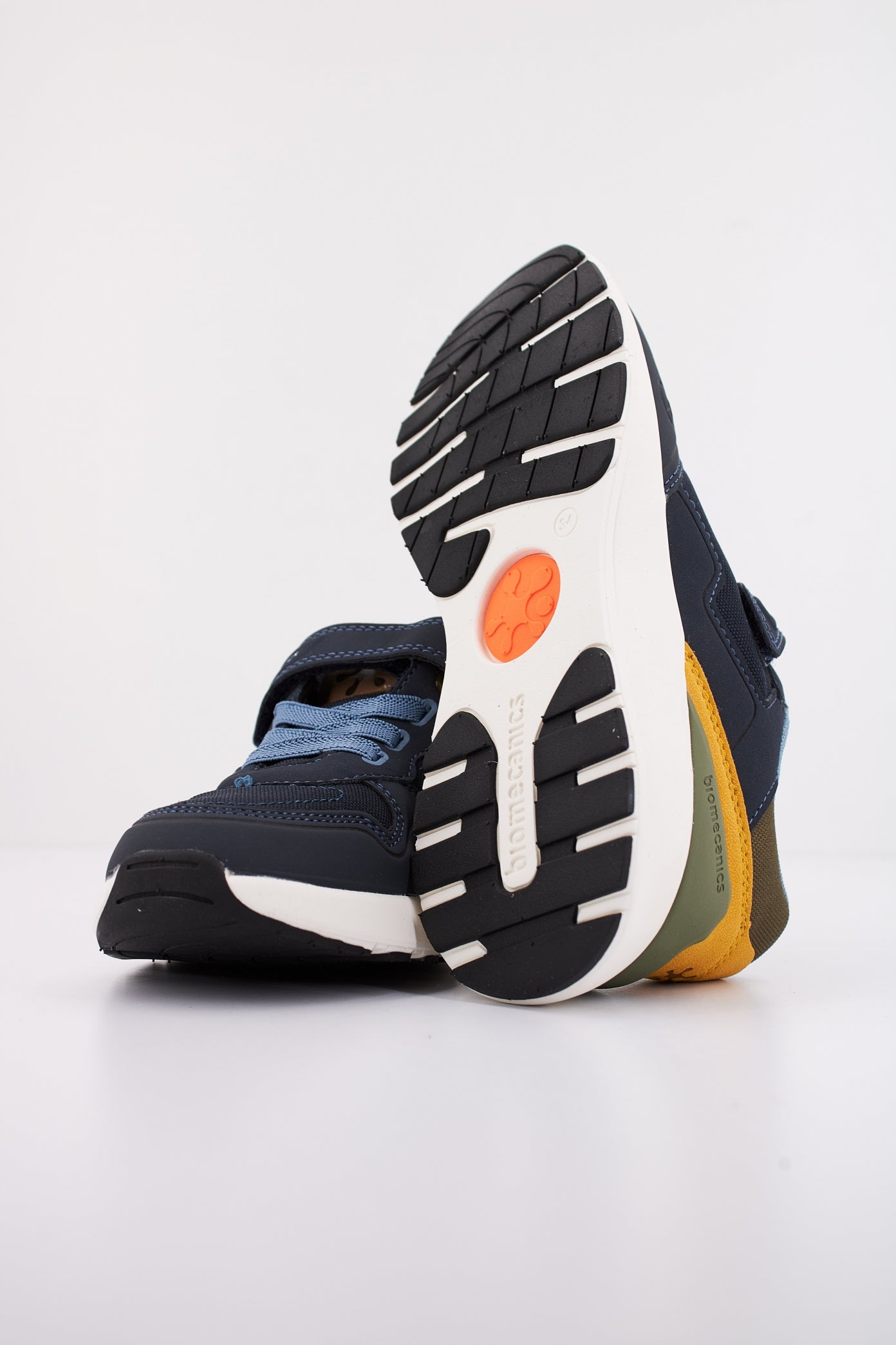 BIOMECANICS B en color AZUL (5)